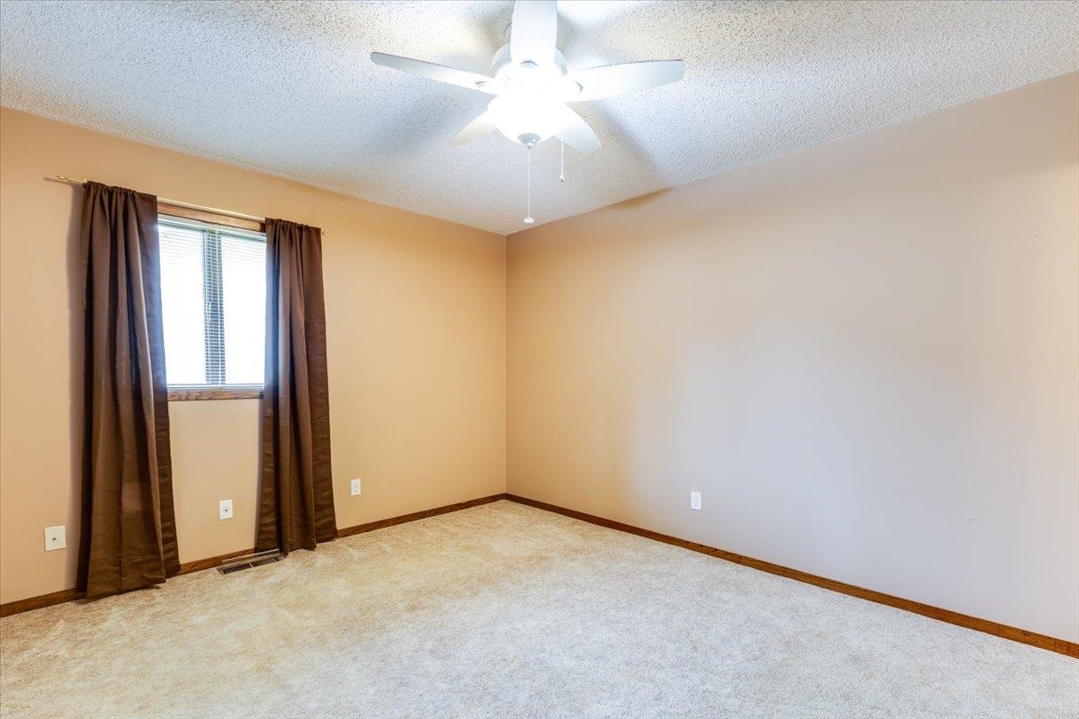 727 Crescent Property Photo 12