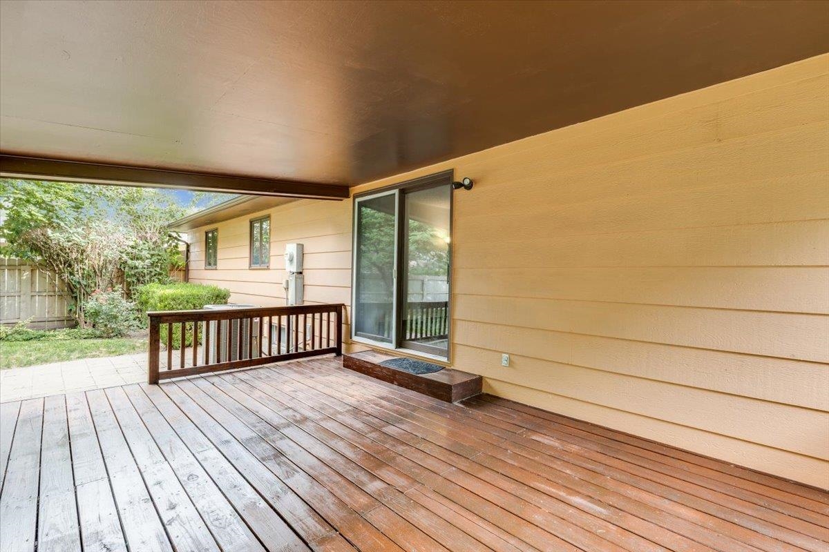 727 Crescent Property Photo 32