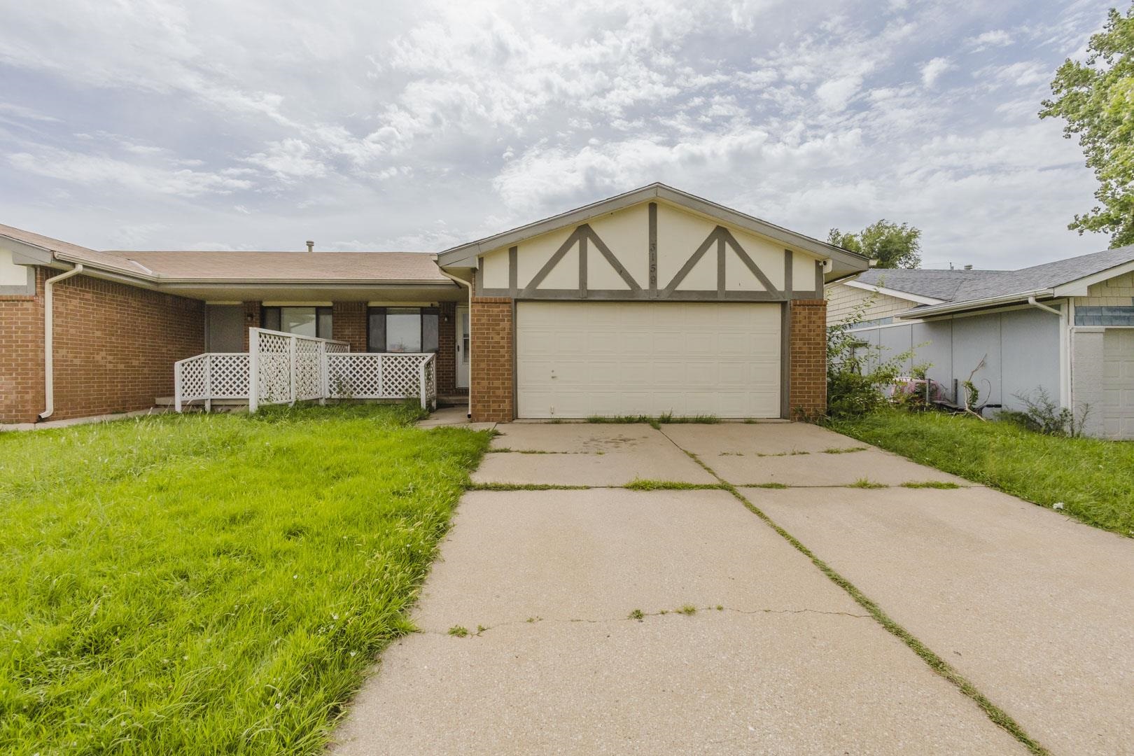 3159 S Bunker Hill Property Photo 1