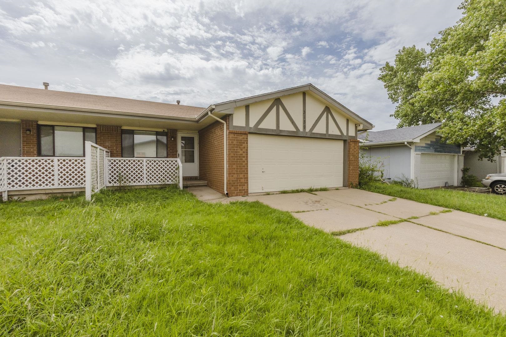 3159 S Bunker Hill Property Photo 3