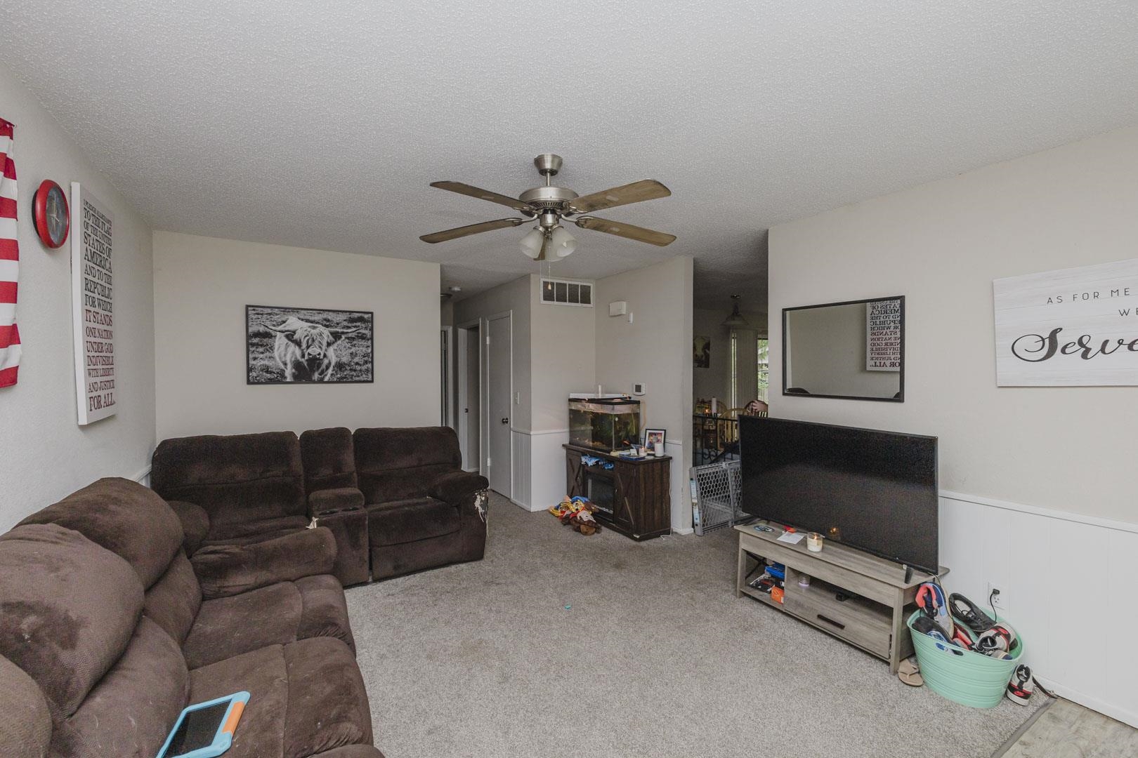 3159 S Bunker Hill Property Photo 4