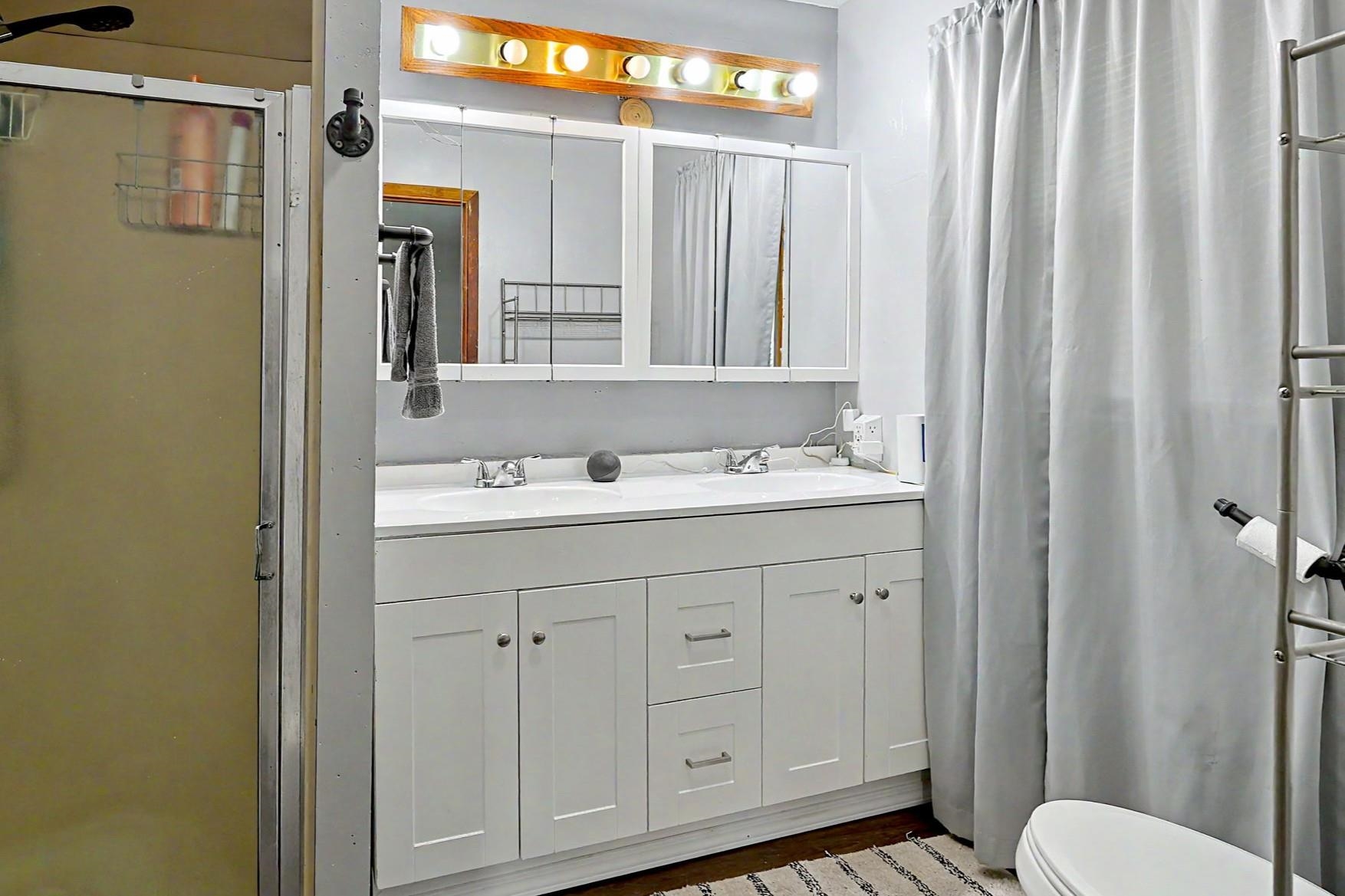 1556 N Poplar Property Photo 16