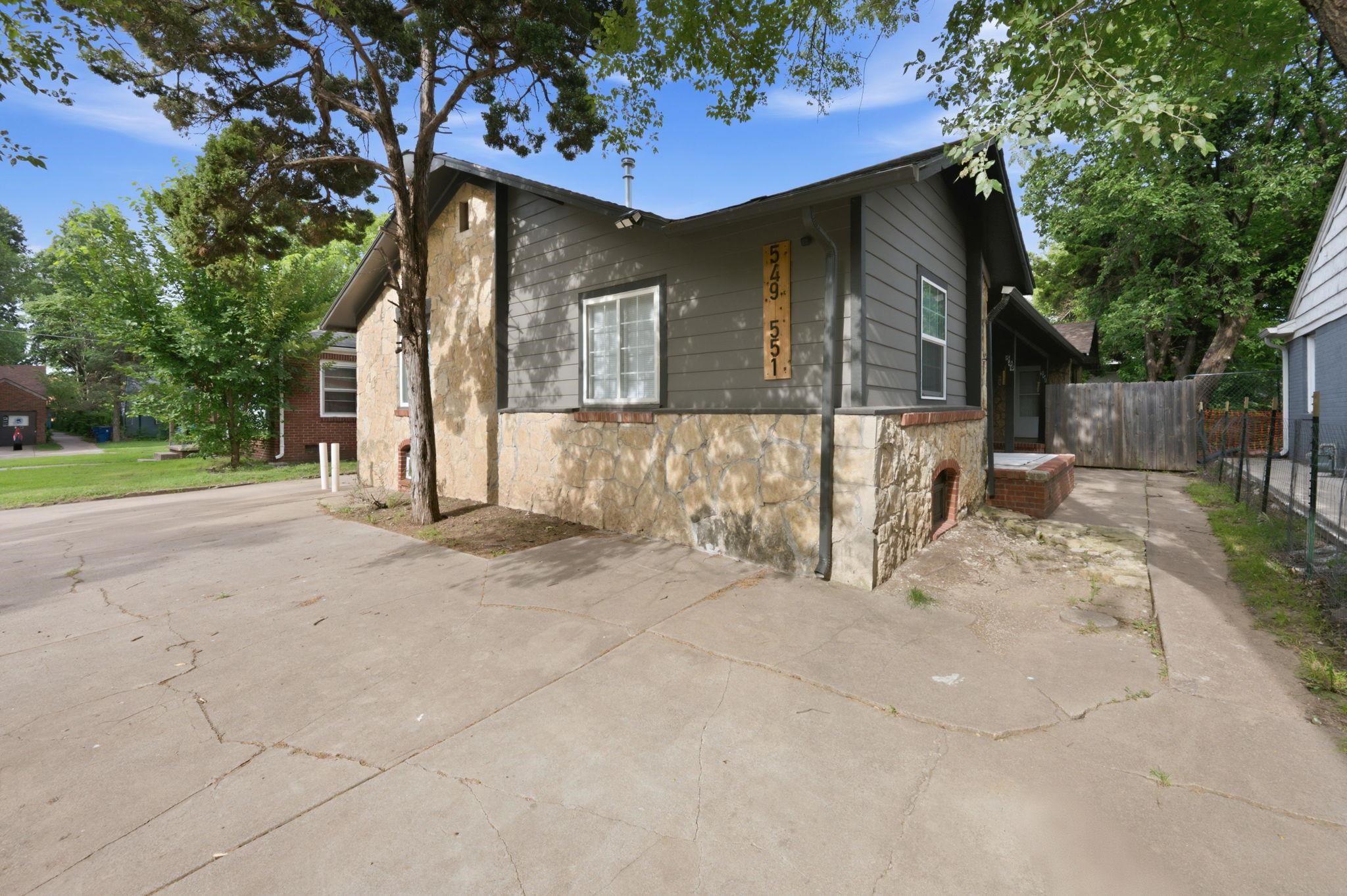549-551 S Glendale Ave Property Photo 1