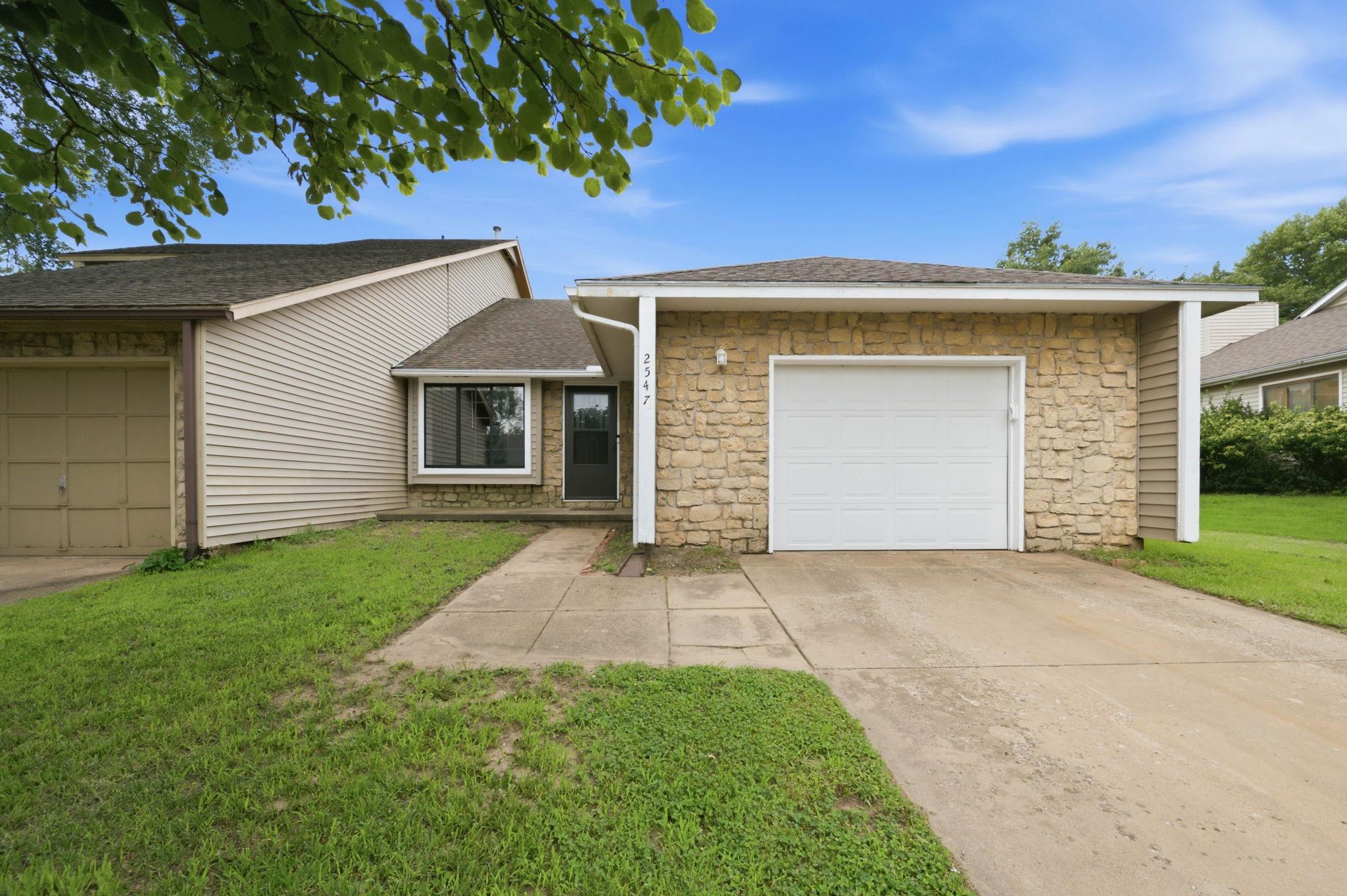 2547 S Yellowstone Ct Property Photo 1