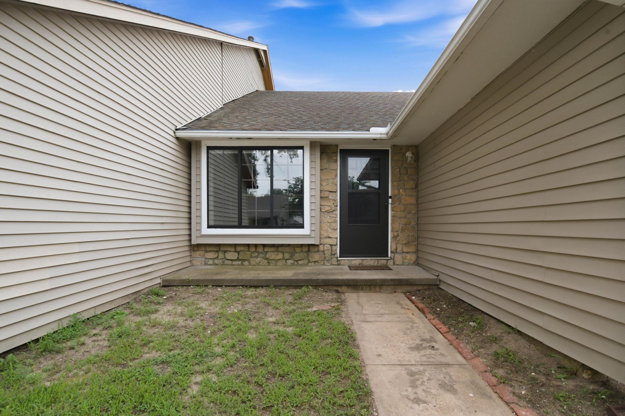 2547 S Yellowstone Ct Property Photo 2