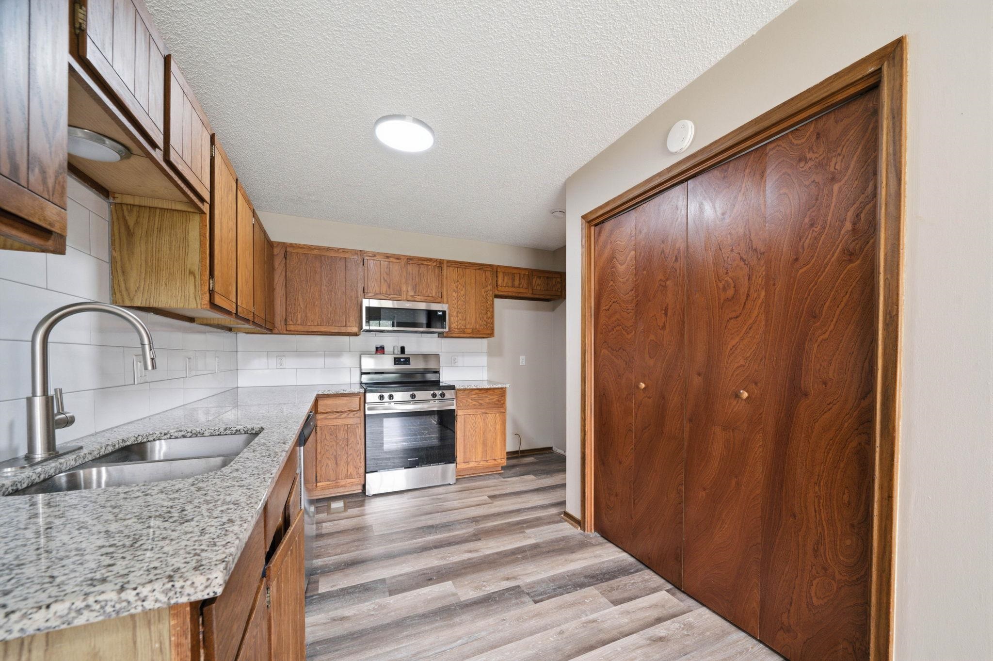 2547 S Yellowstone Ct Property Photo 11