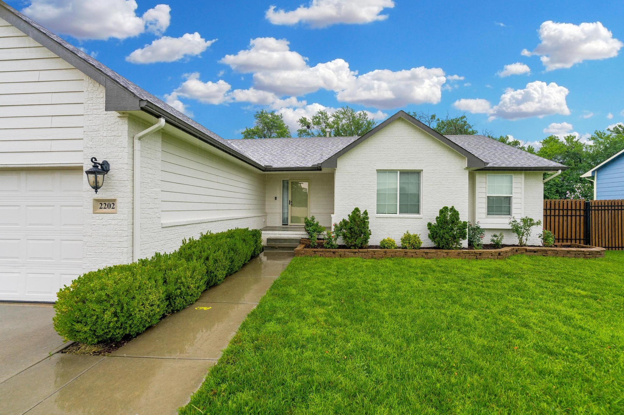 2202 S Cranbrook Property Photo 3