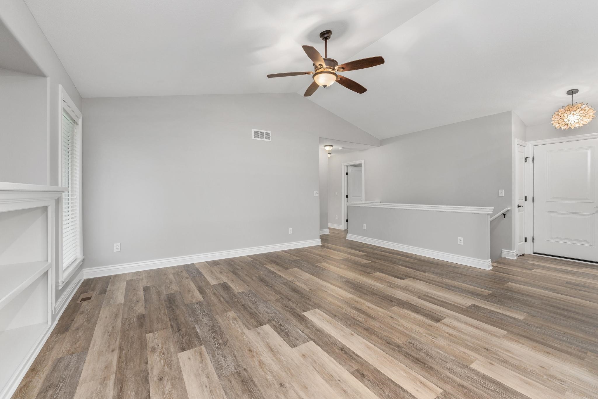 2202 S Cranbrook Property Photo 7