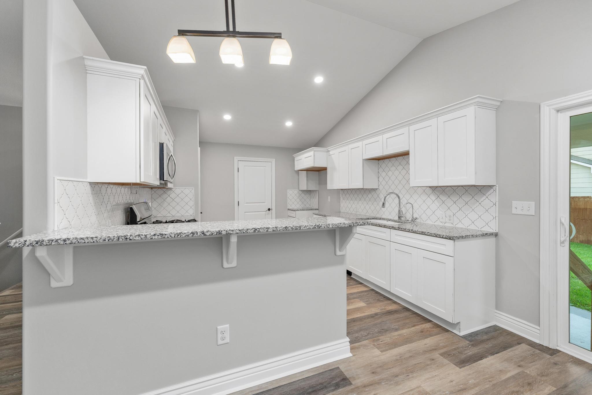 2202 S Cranbrook Property Photo 11