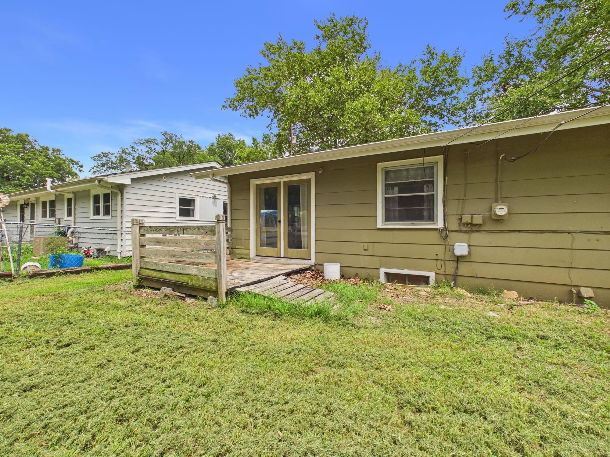 901 N Foulk Dr Property Photo 17