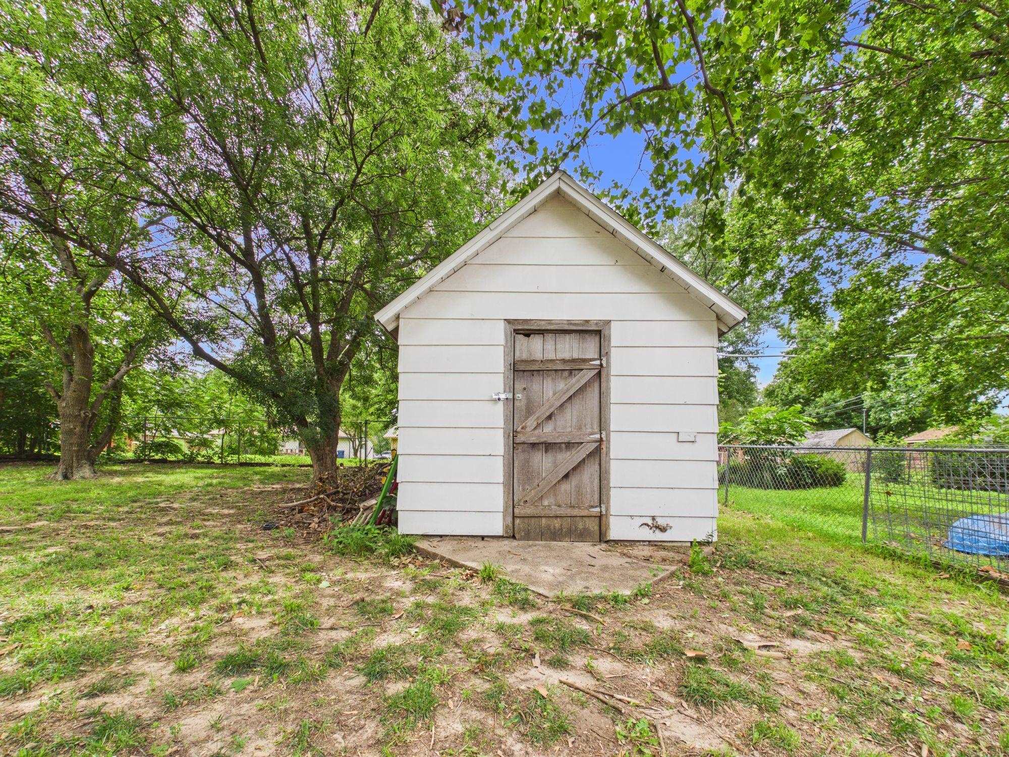 901 N Foulk Dr Property Photo 19