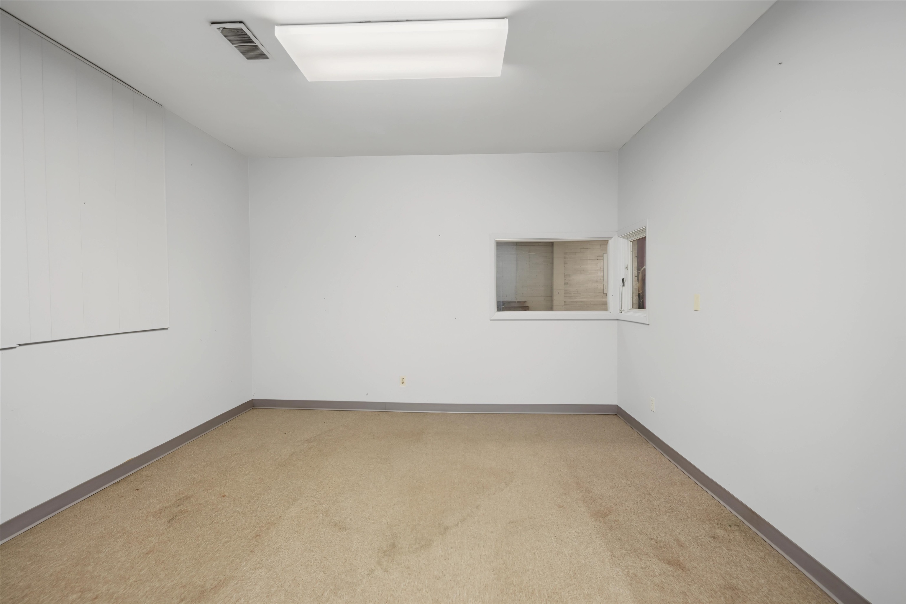 1021 S Main St. Property Photo 17