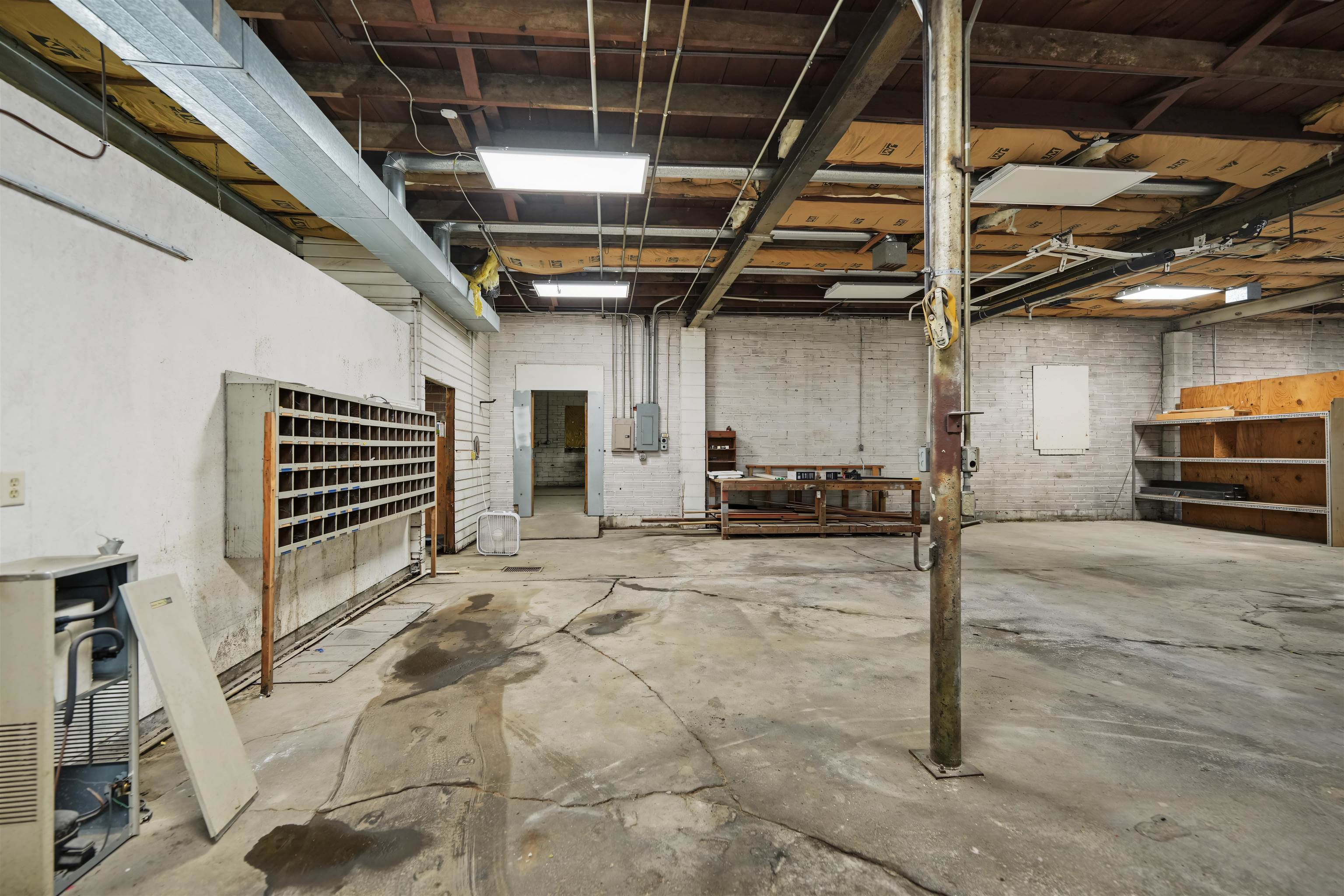 1021 S Main St. Property Photo 22