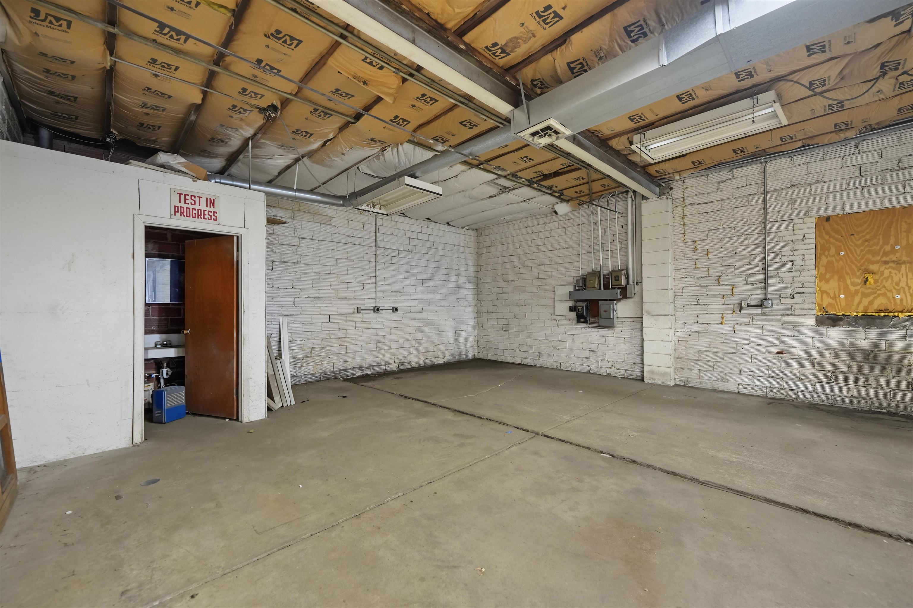 1021 S Main St. Property Photo 24