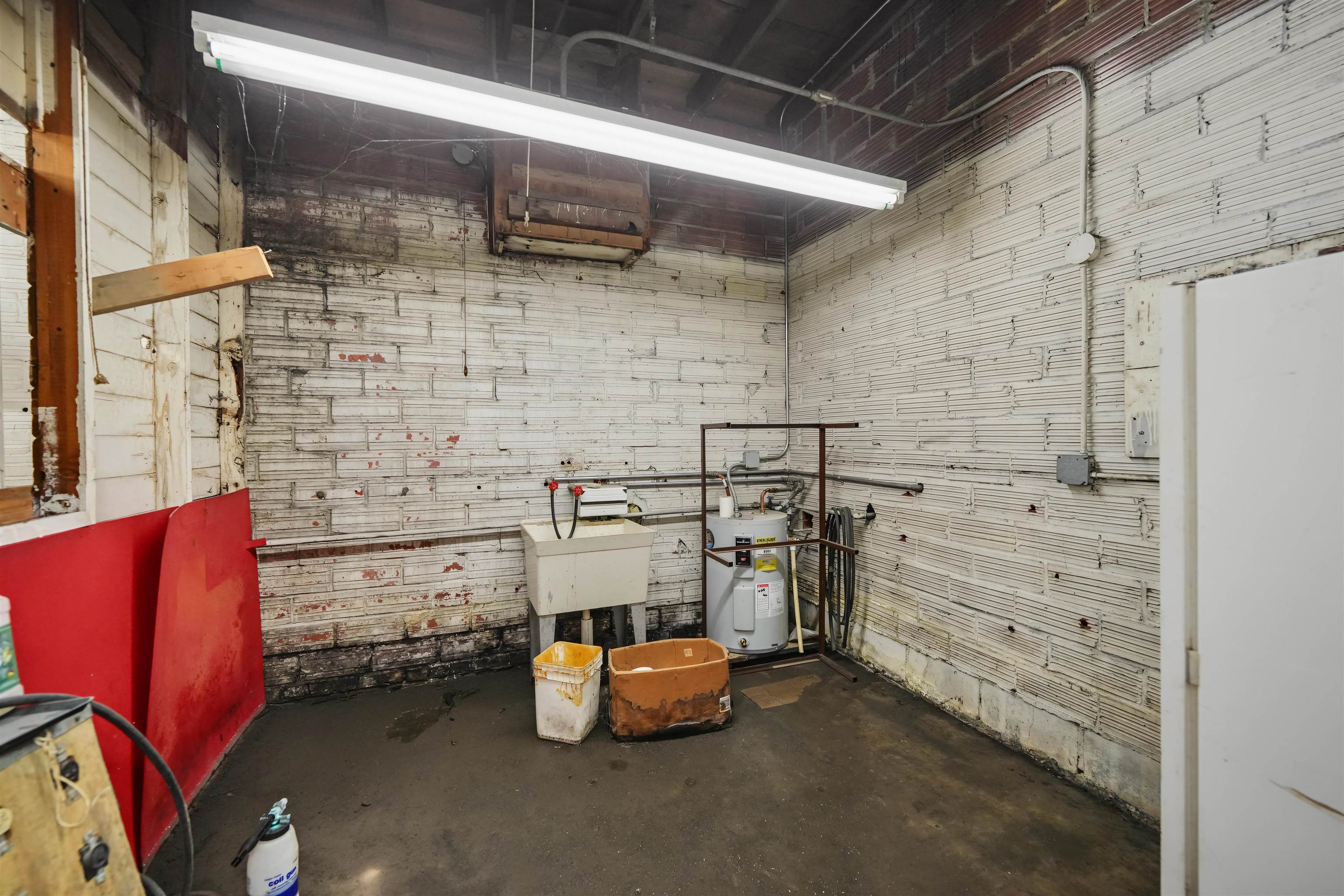 1021 S Main St. Property Photo 27