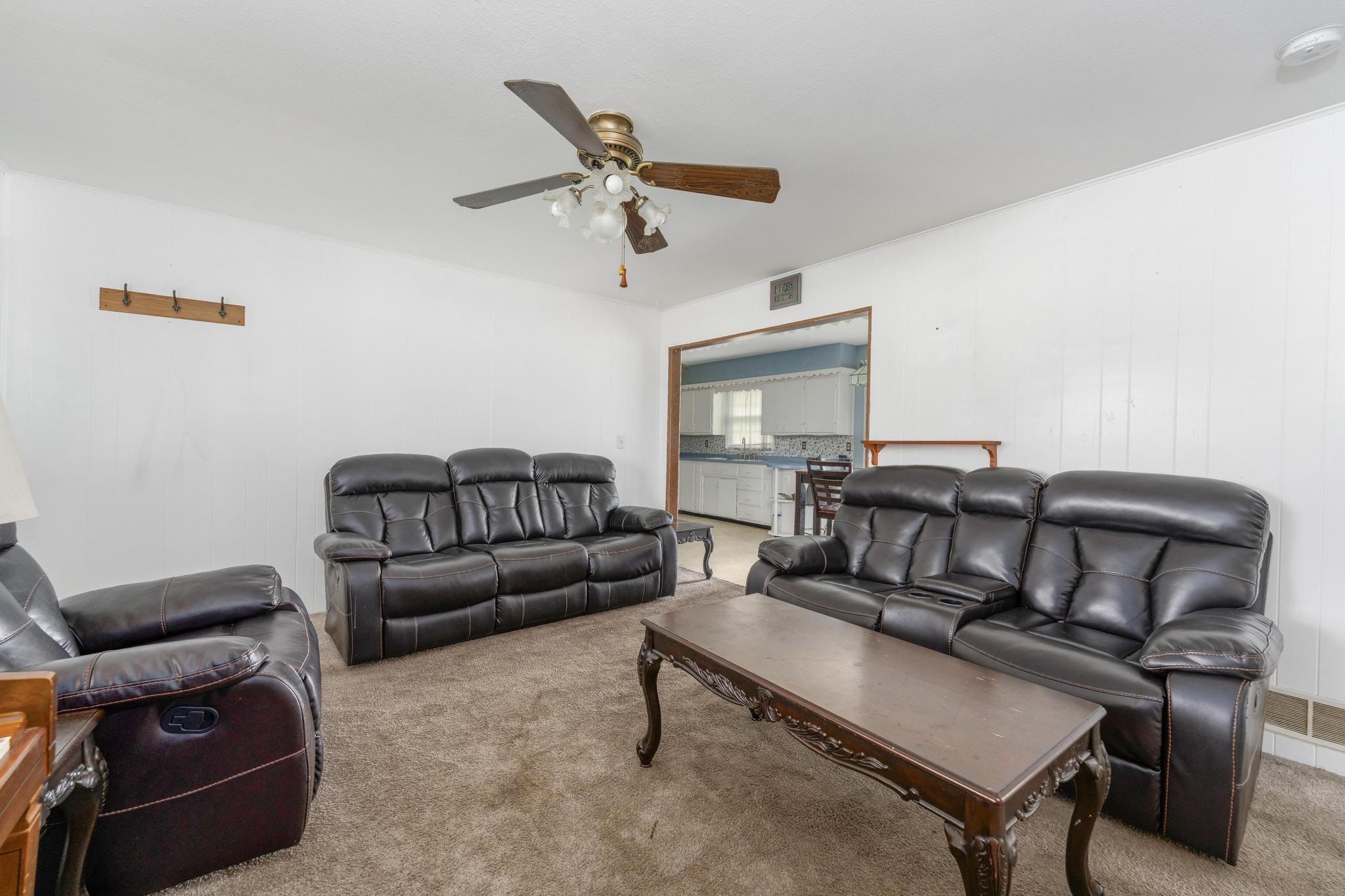 2104 S Osage Ave. Property Photo 7