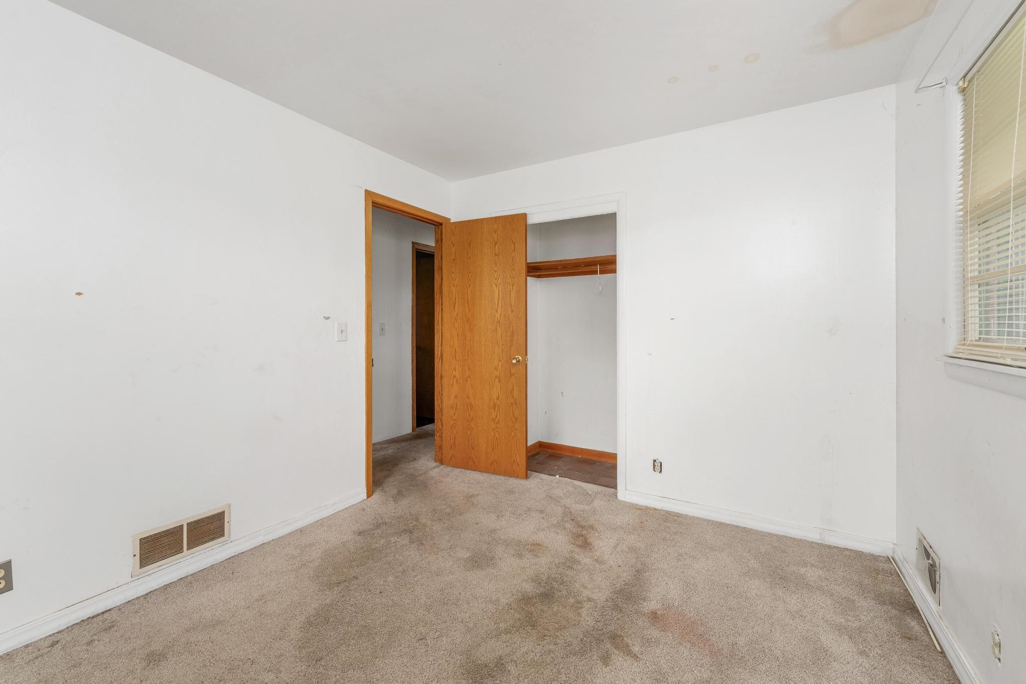 2104 S Osage Ave. Property Photo 17