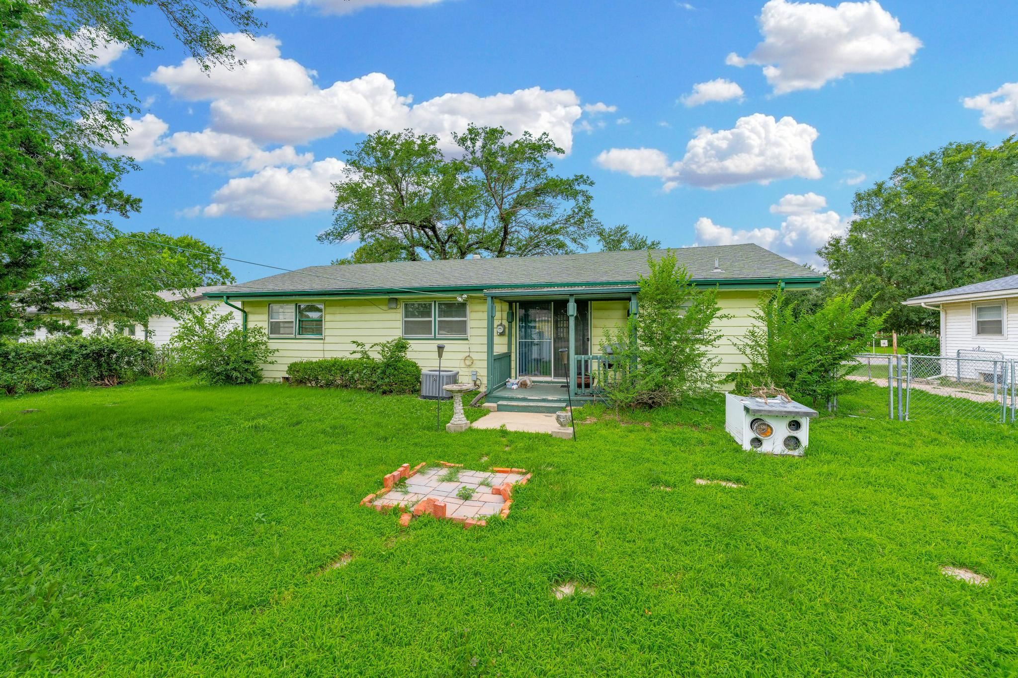 2104 S Osage Ave. Property Photo 32