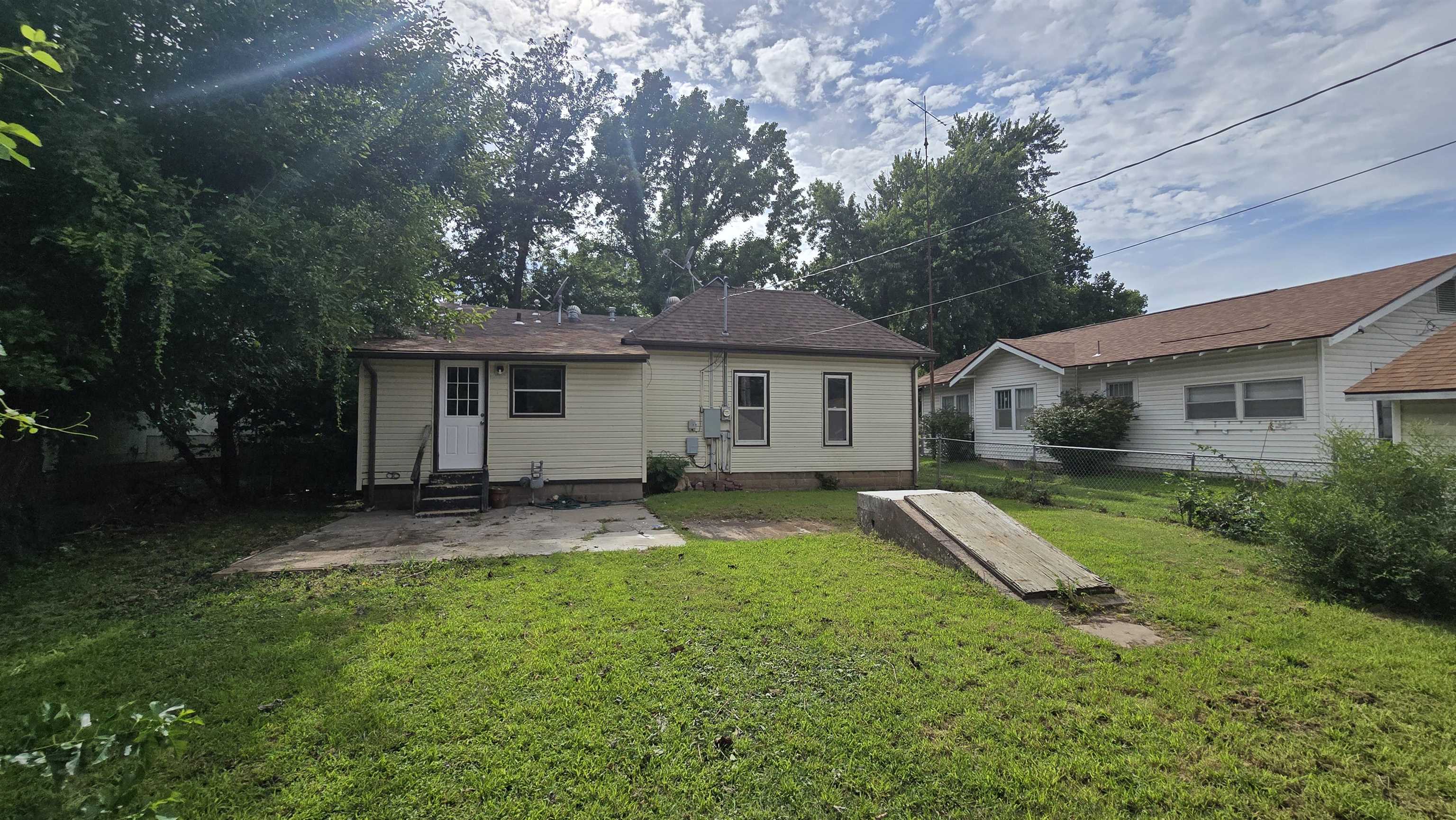 614 N C St Property Photo 21
