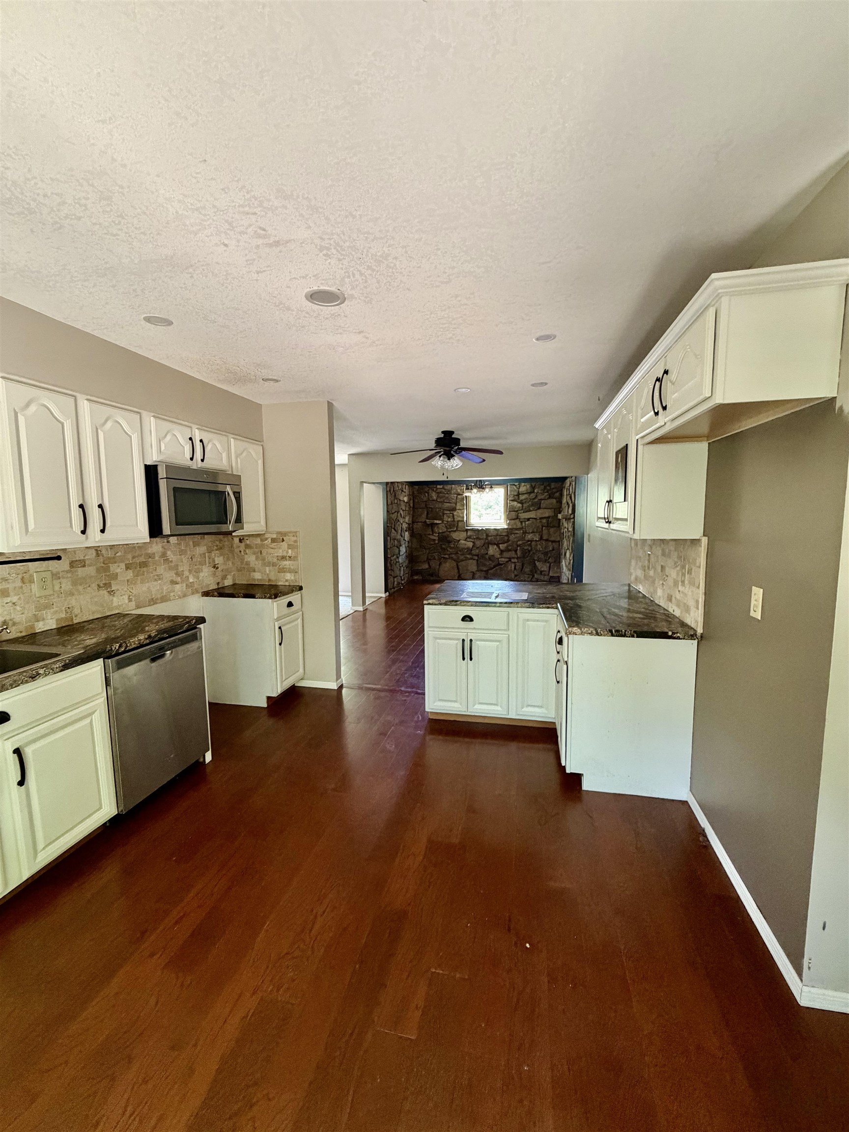1537 N Milton Ct Property Photo 6