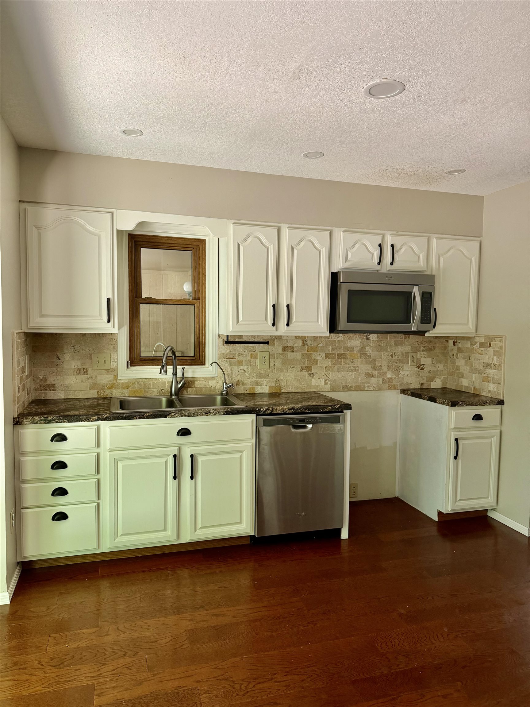 1537 N Milton Ct Property Photo 7