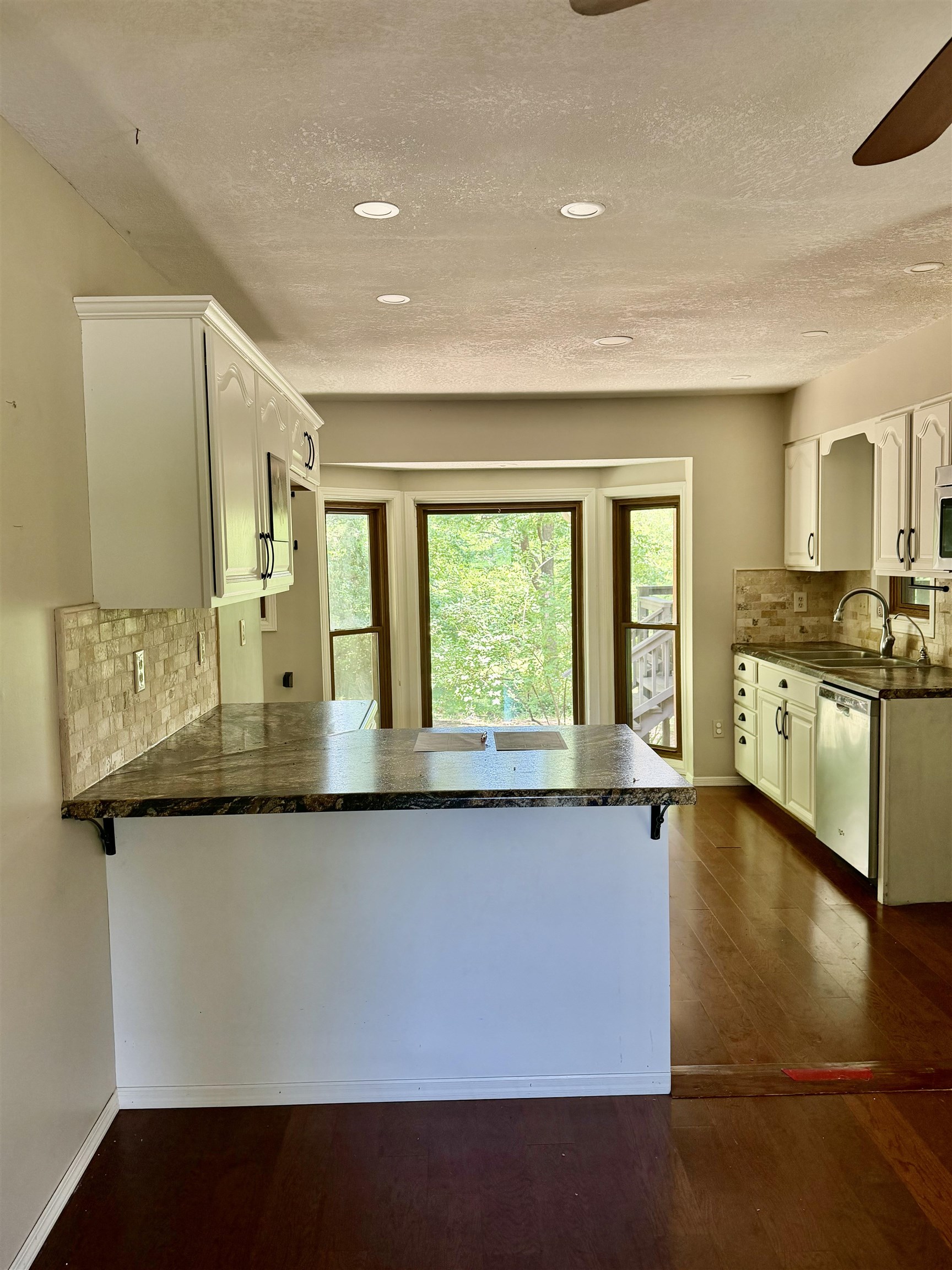 1537 N Milton Ct Property Photo 8