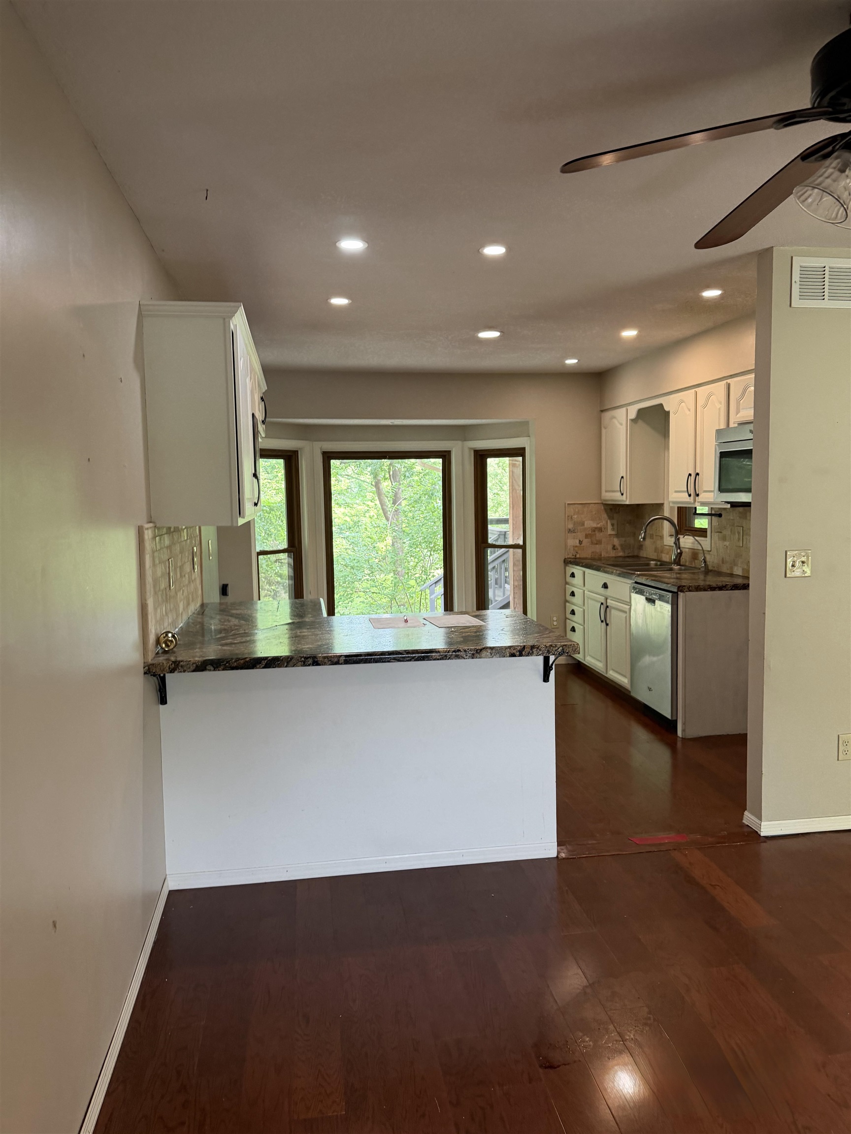 1537 N Milton Ct Property Photo 9