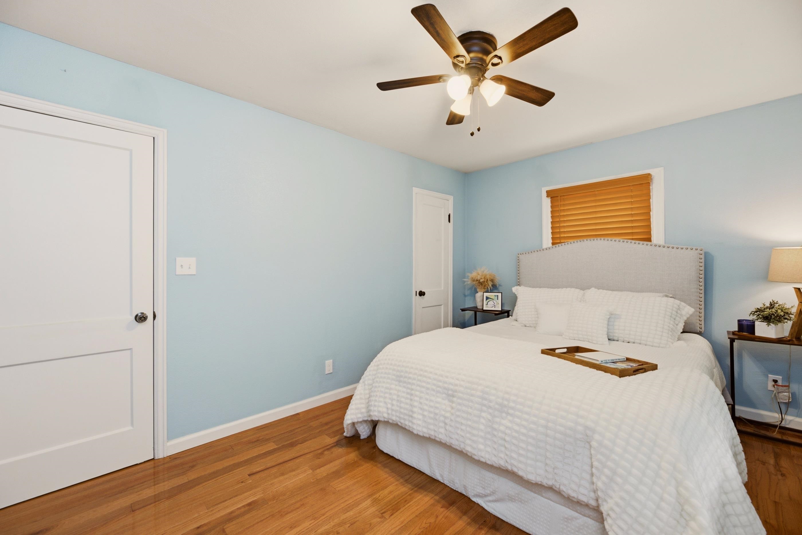 1838 N Green Property Photo 12