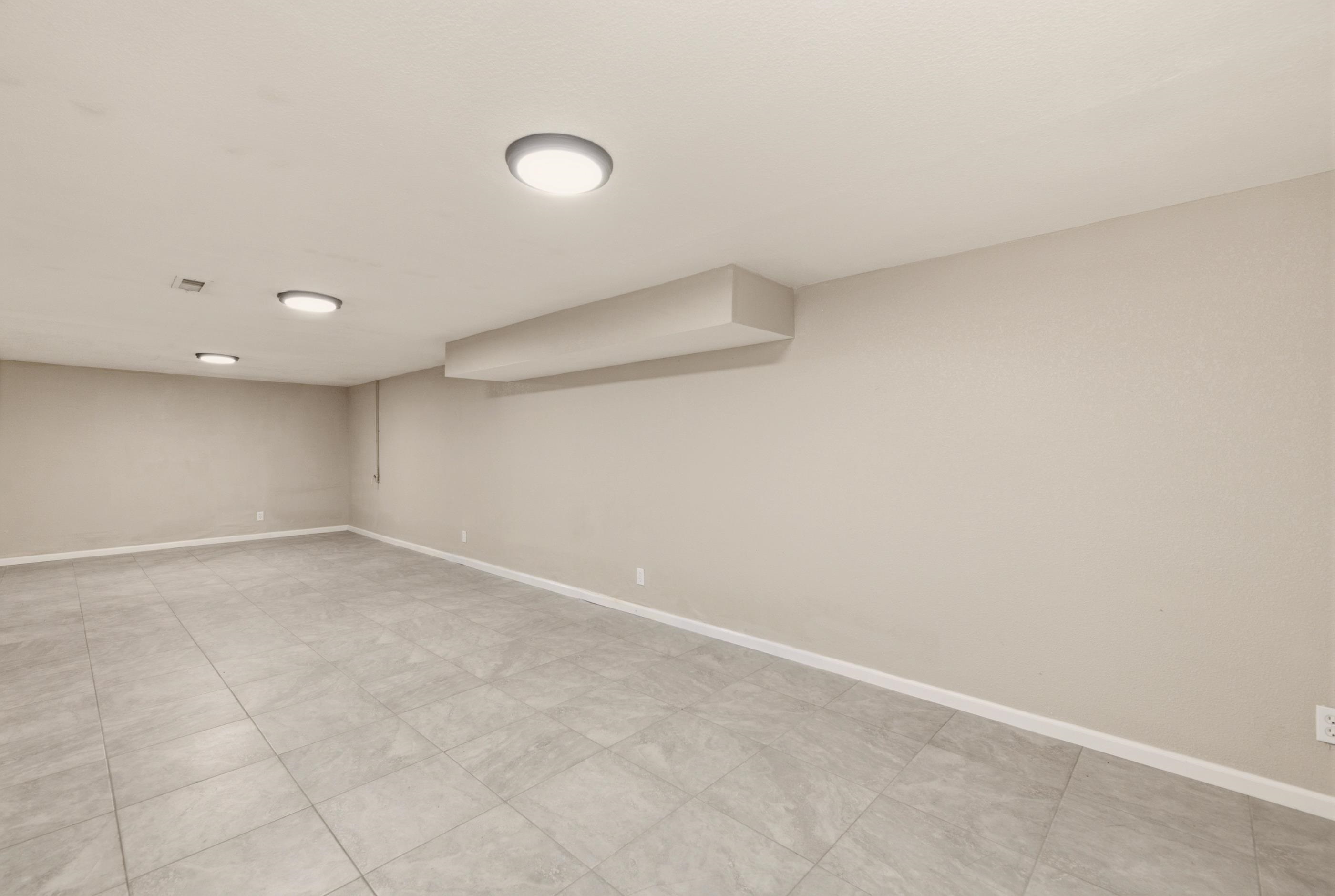 1838 N Green Property Photo 18