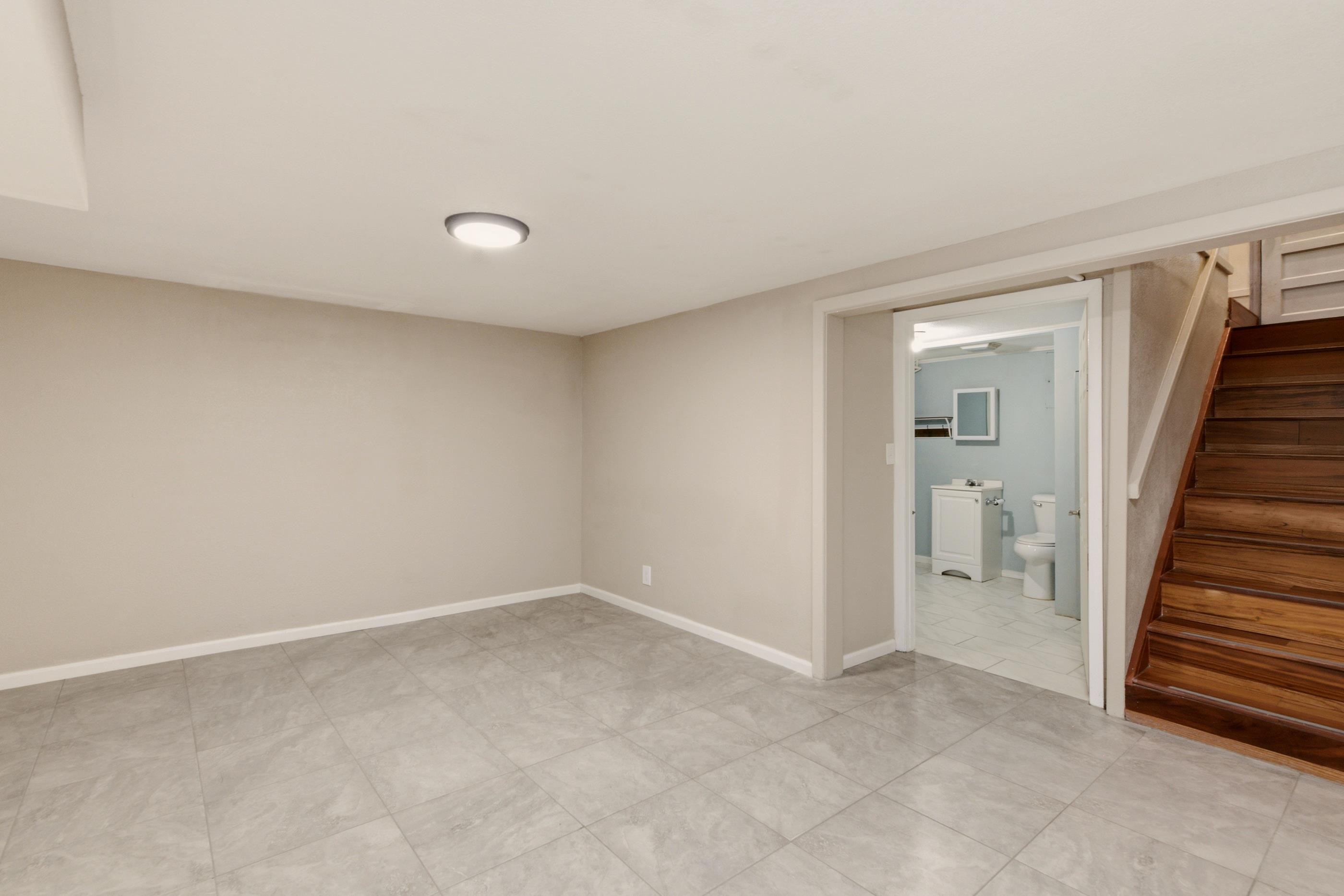 1838 N Green Property Photo 23