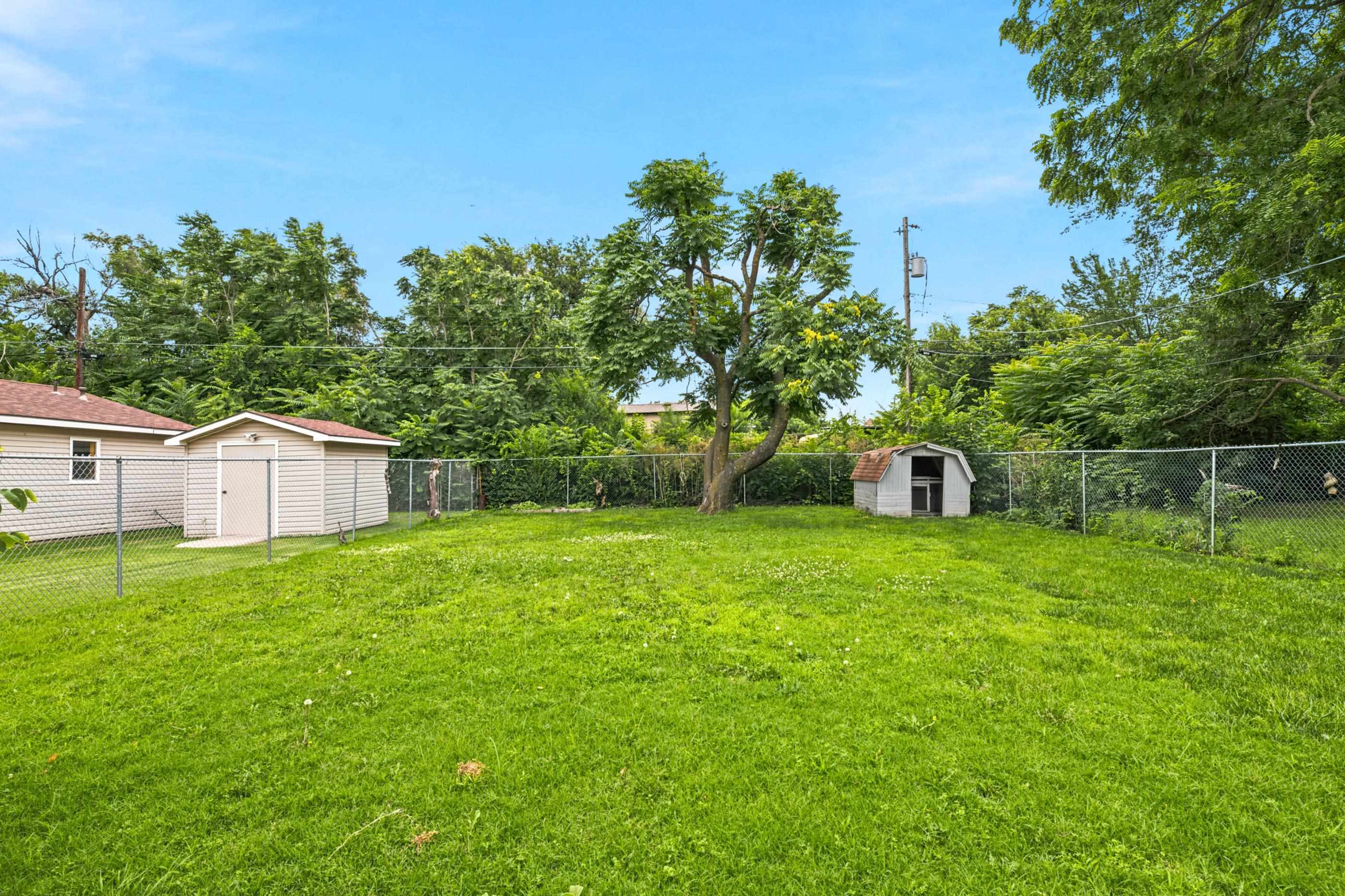 1838 N Green Property Photo 28