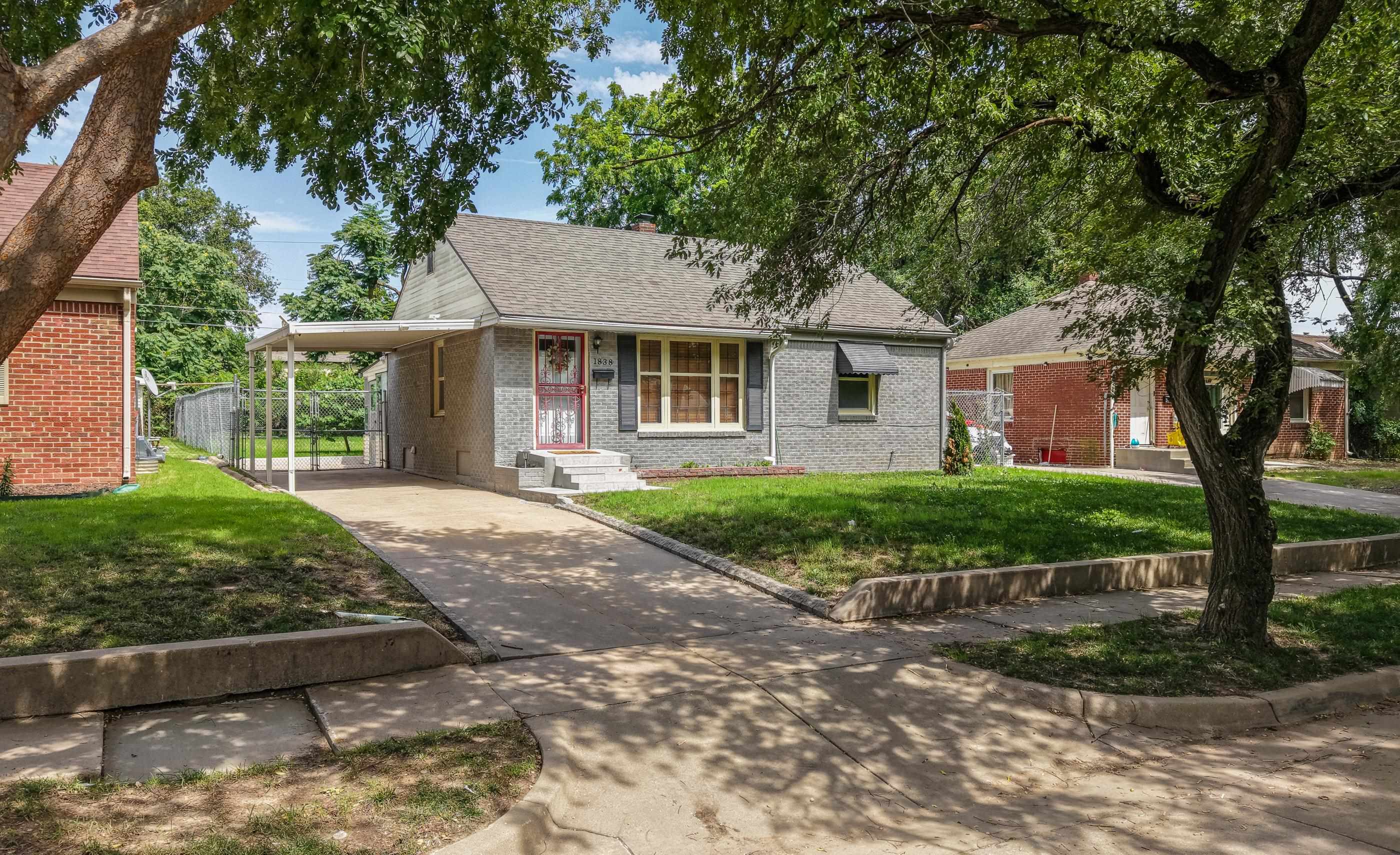 1838 N Green Property Photo 32