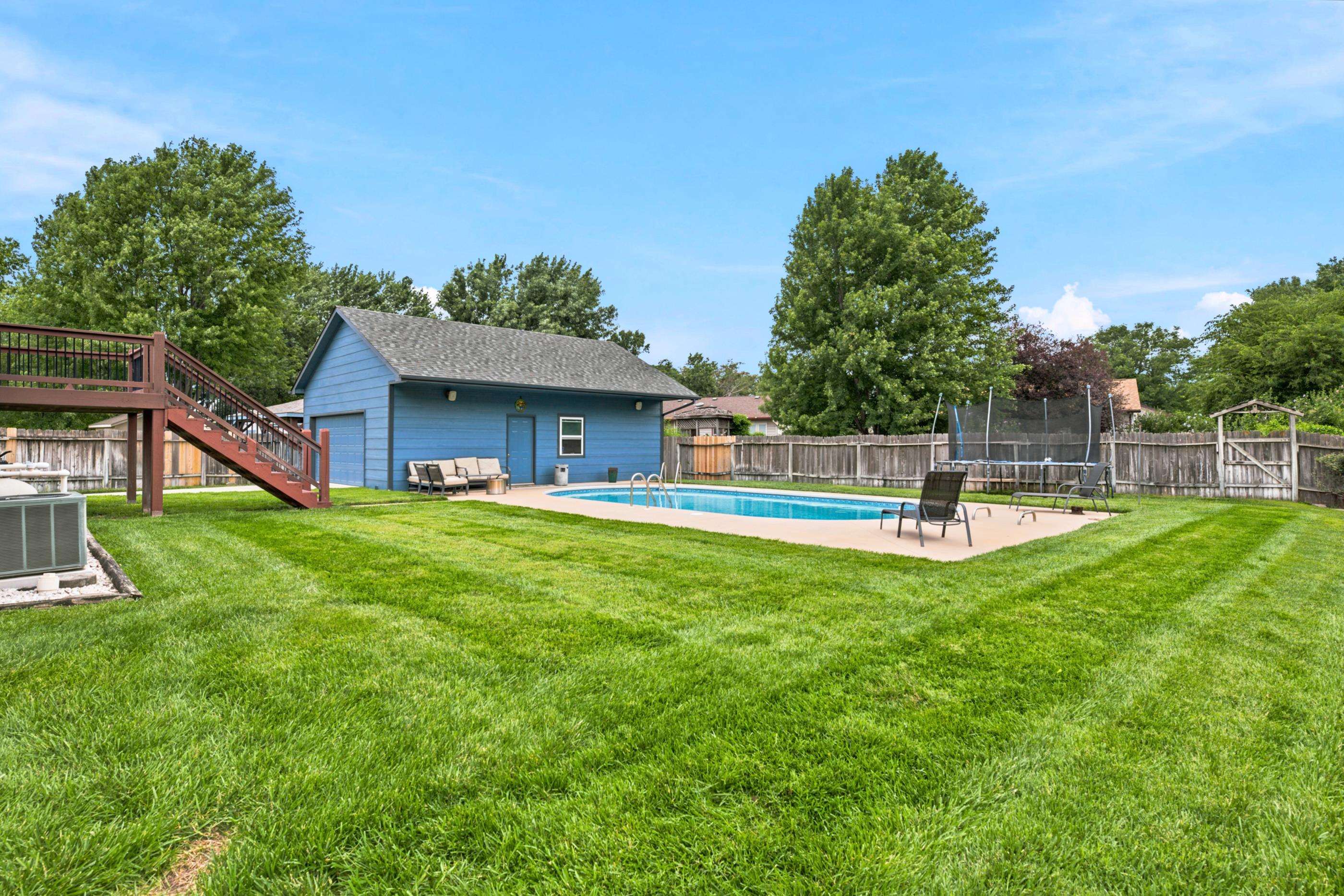 1308 W Loring Property Photo 7