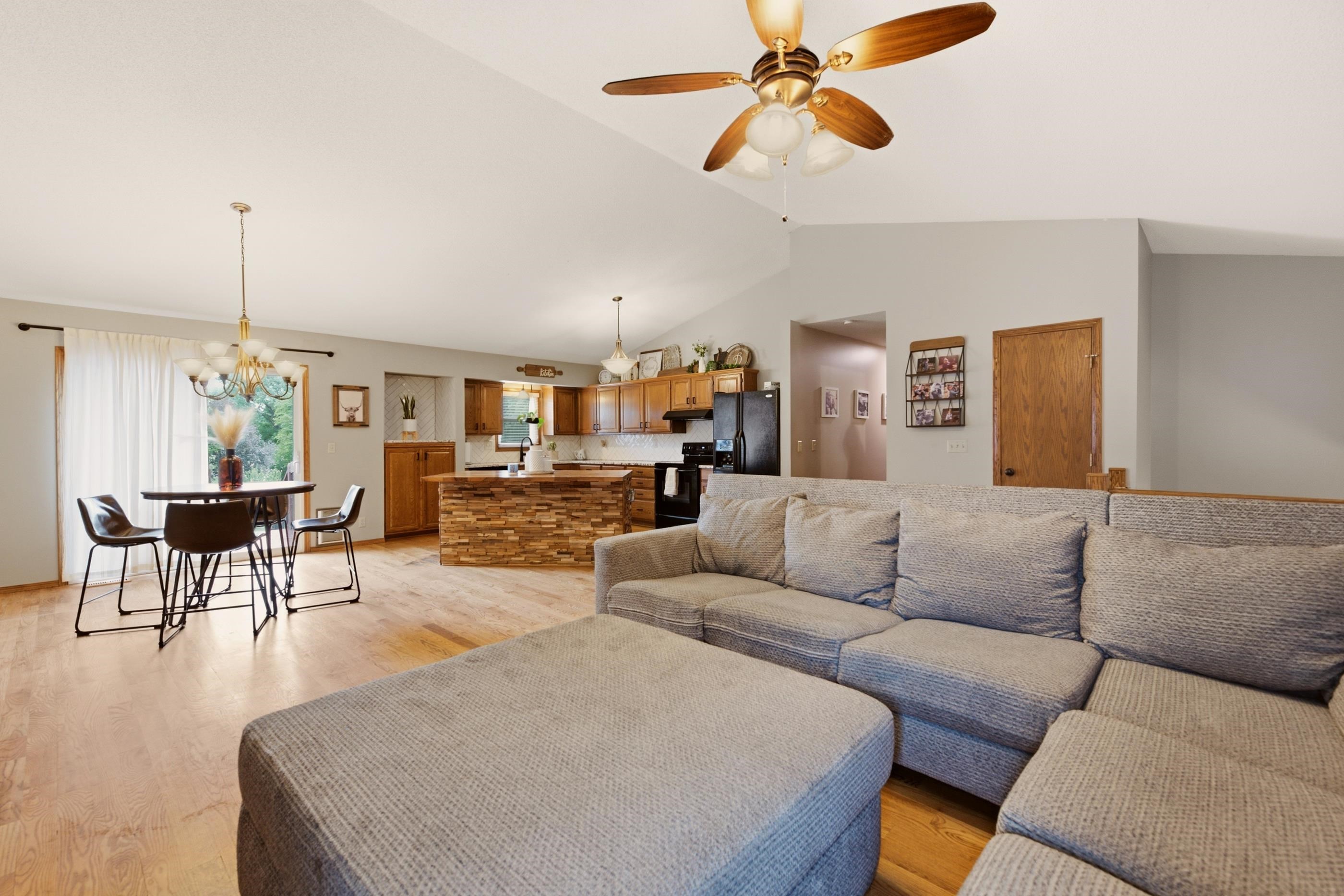 1308 W Loring Property Photo 11