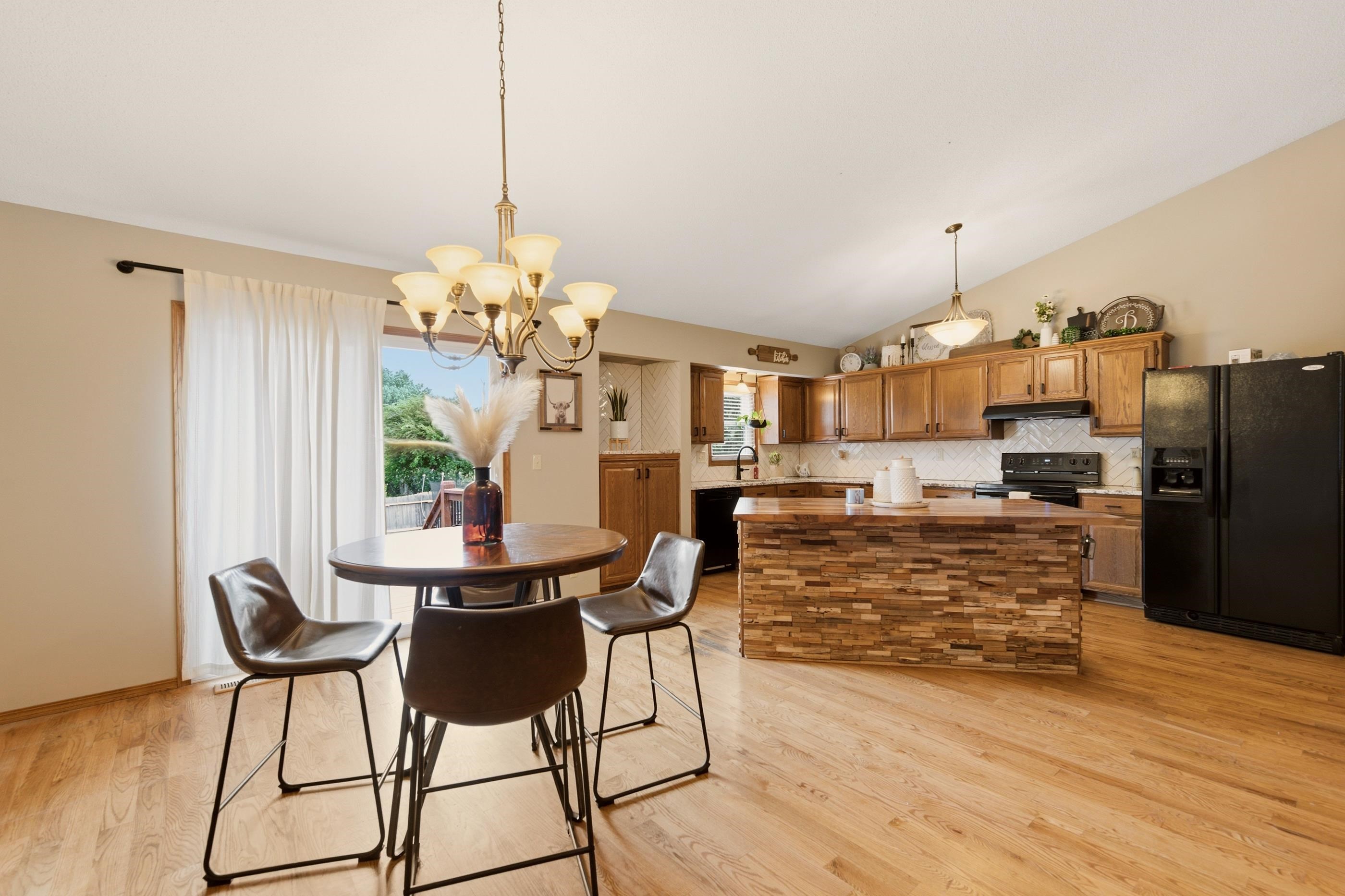 1308 W Loring Property Photo 13