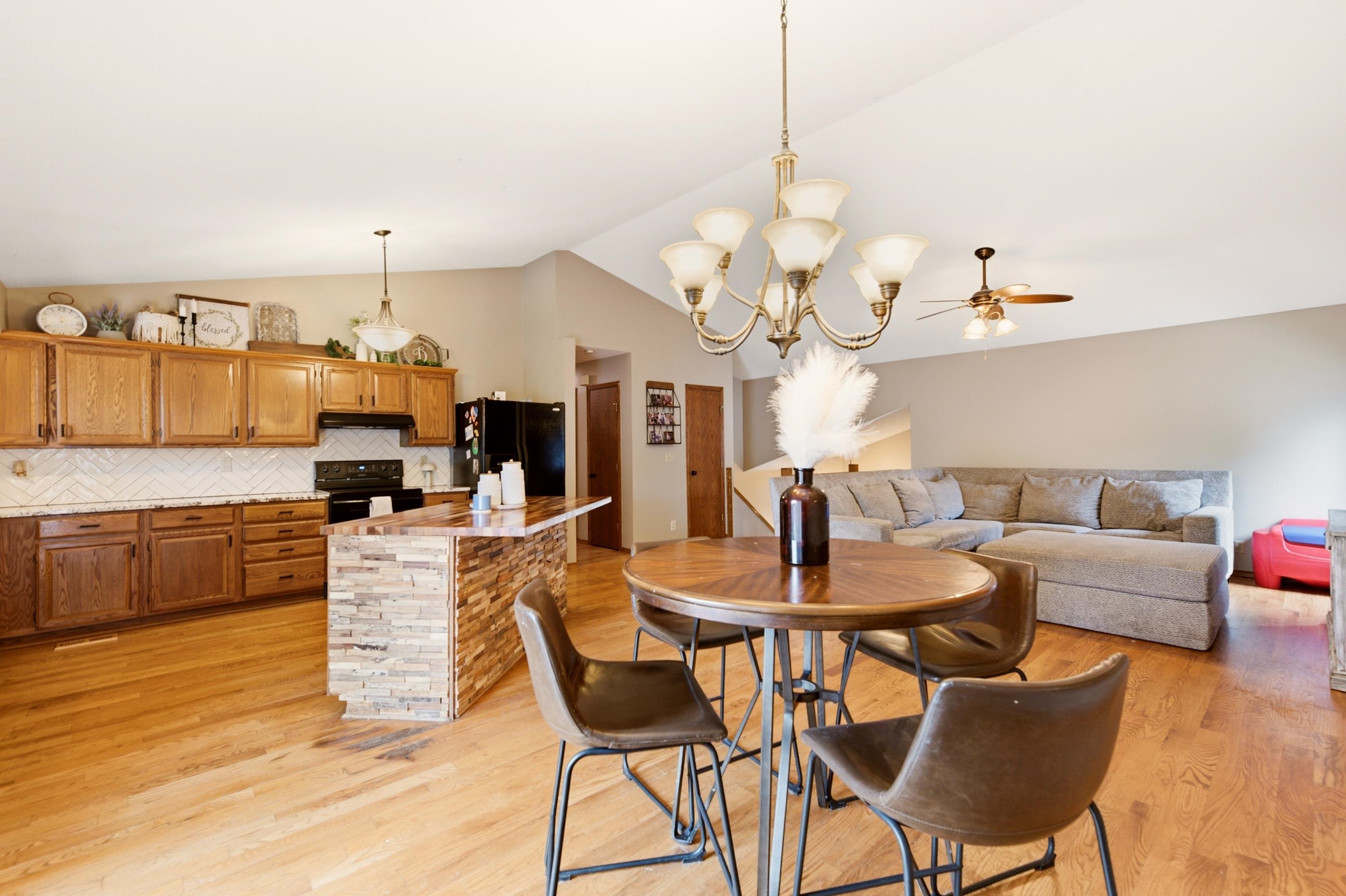 1308 W Loring Property Photo 14