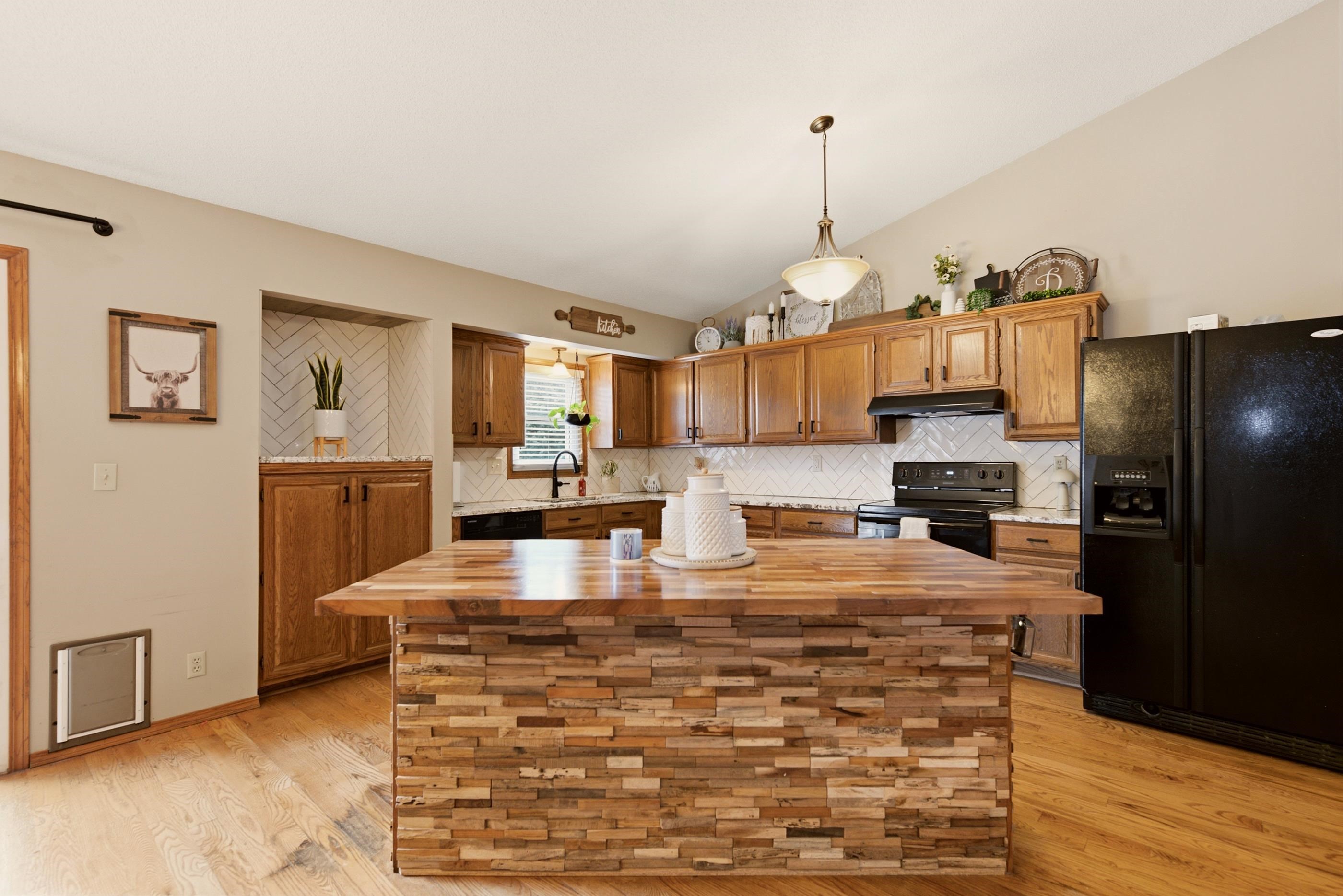 1308 W Loring Property Photo 16
