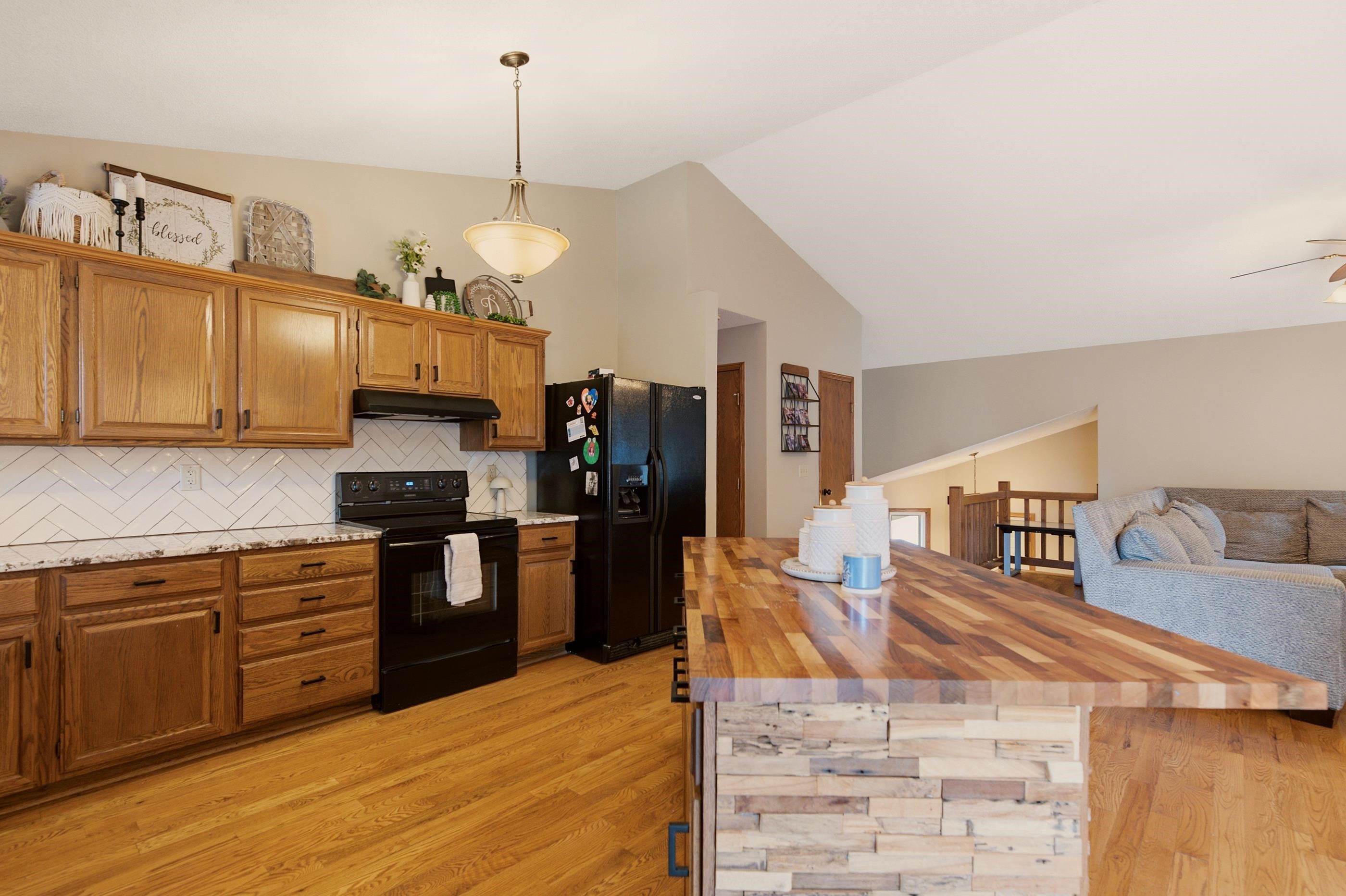 1308 W Loring Property Photo 17