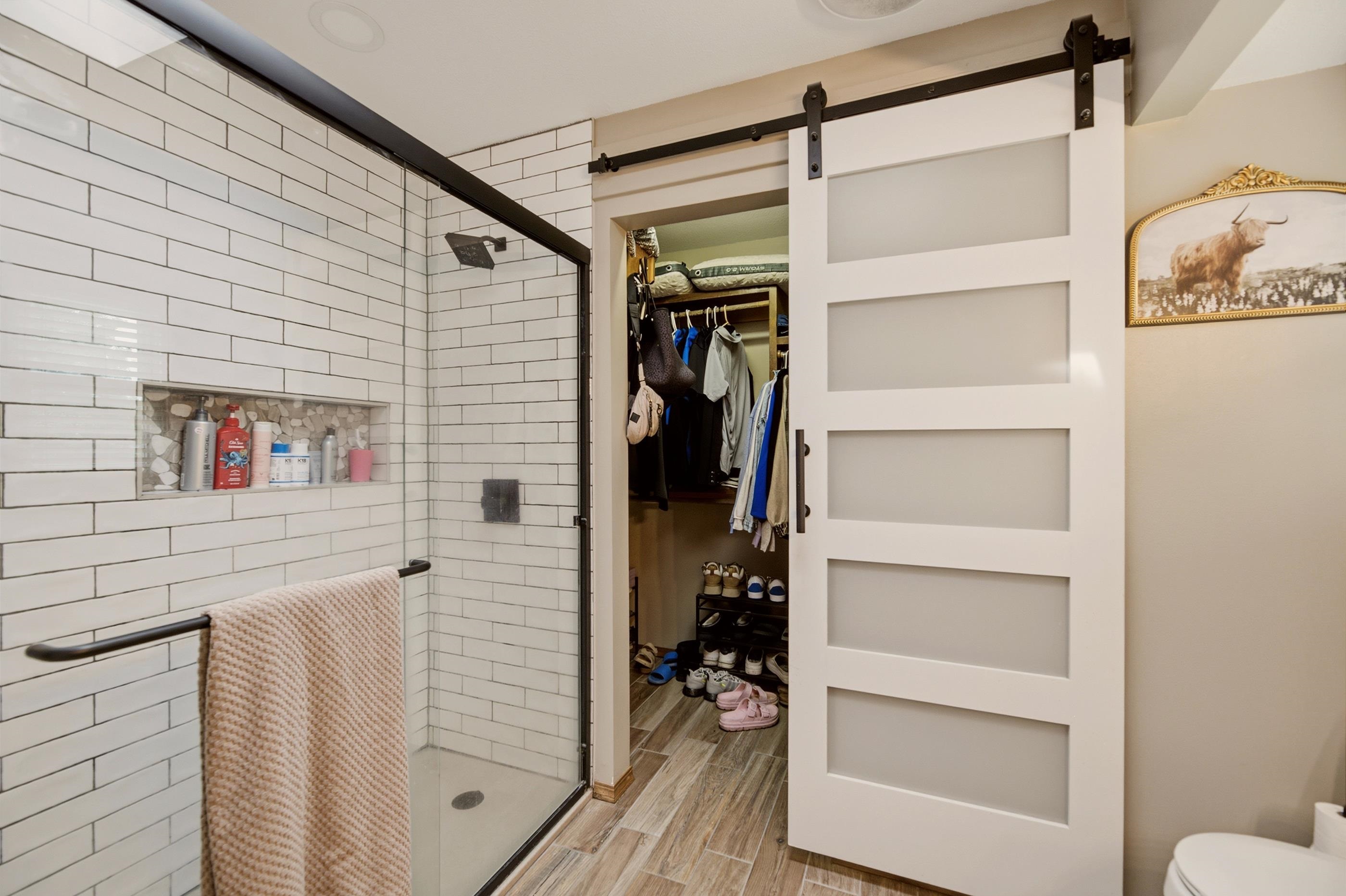 1308 W Loring Property Photo 24