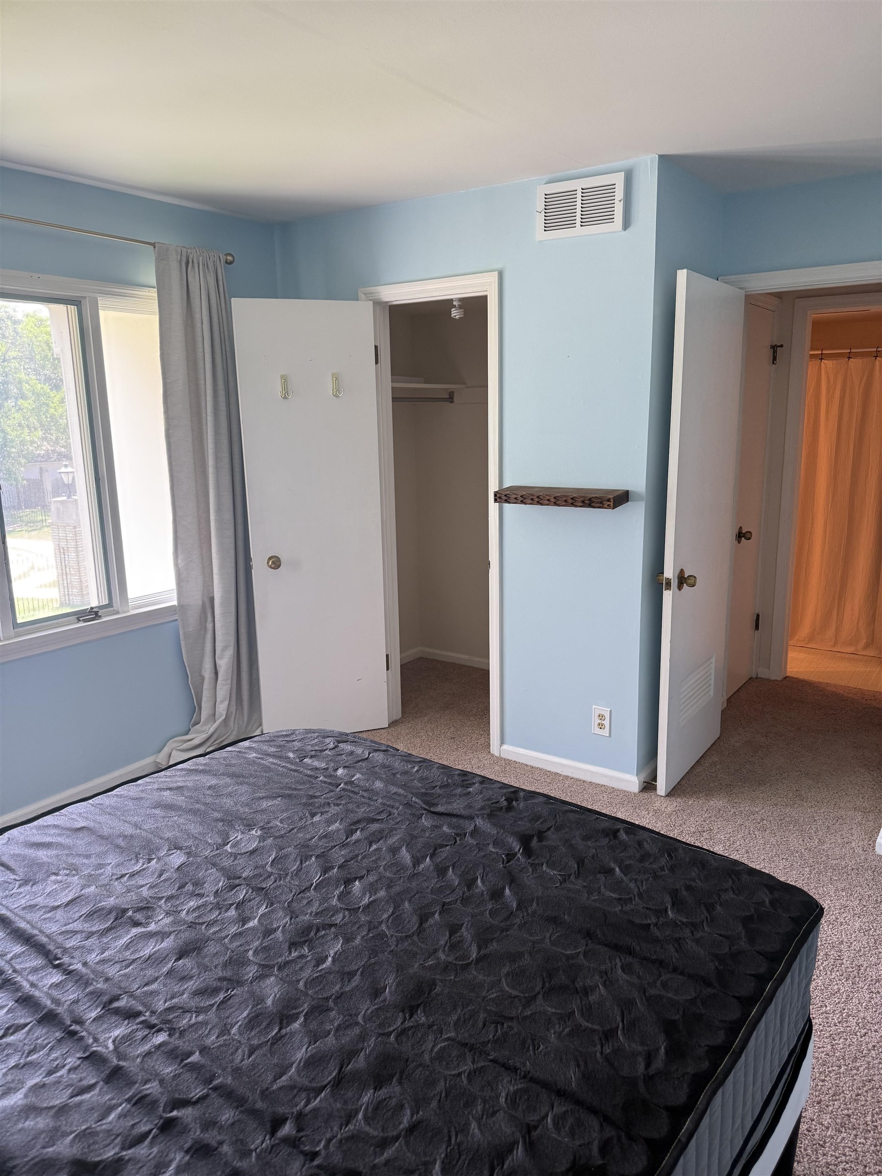 7077 E Central Property Photo 8