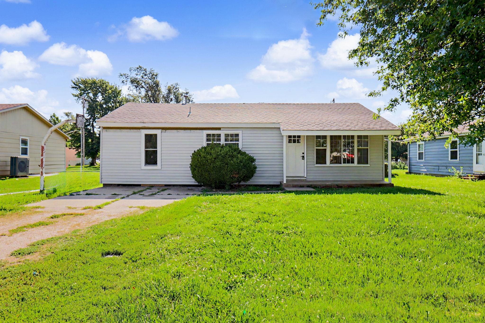 104 N Jackson Ave