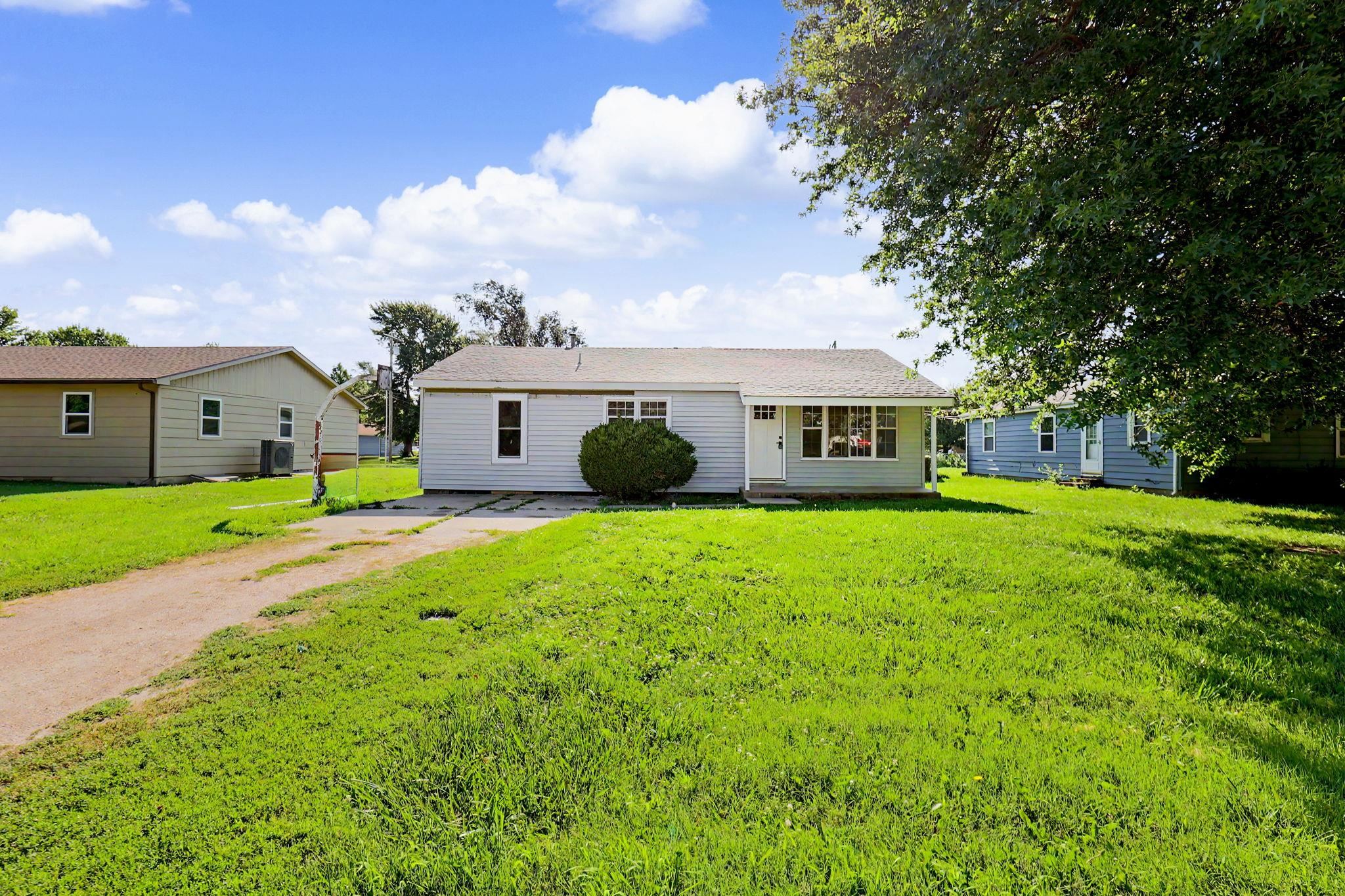 104 N Jackson Ave Property Photo 4