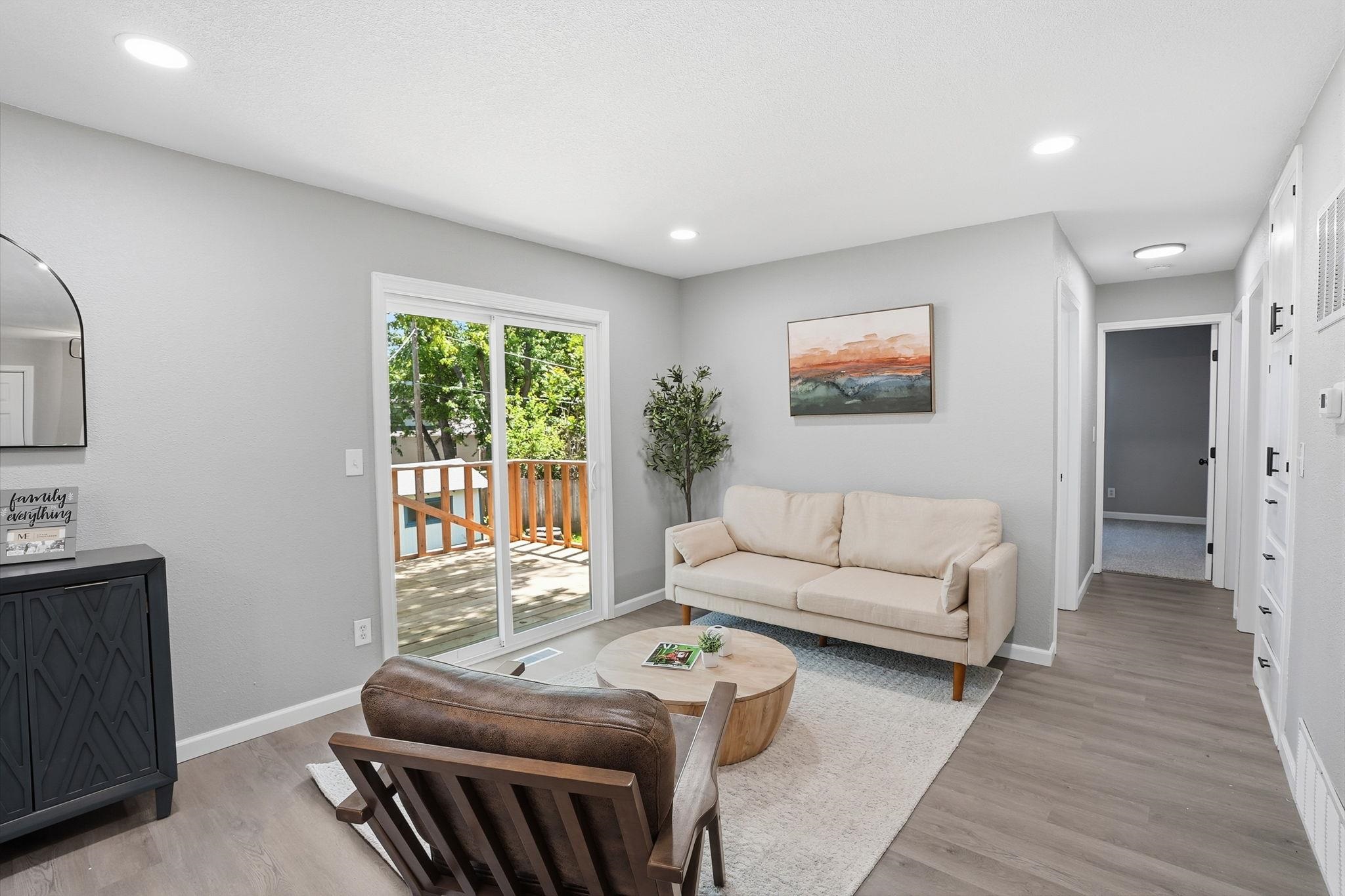 500 S Derby Property Photo 9