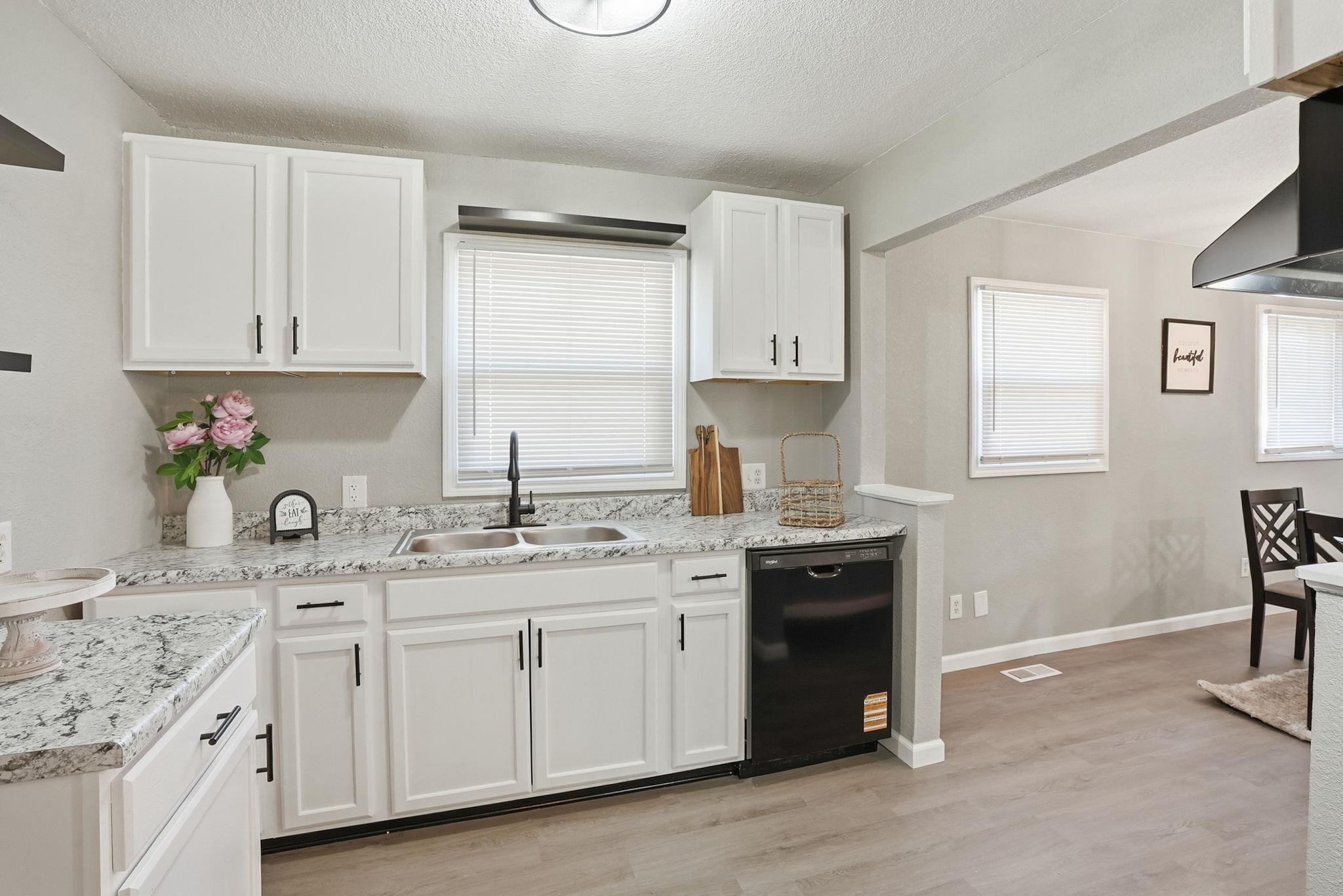 500 S Derby Property Photo 10