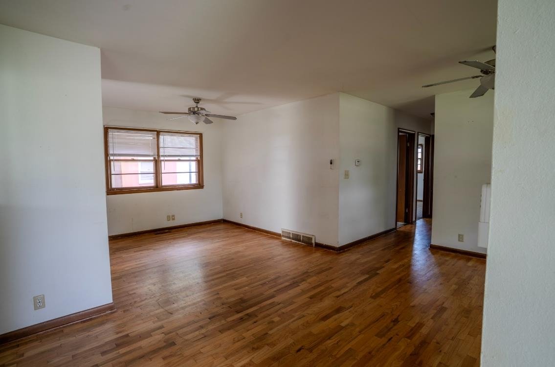 320 W College Ave Property Photo 8