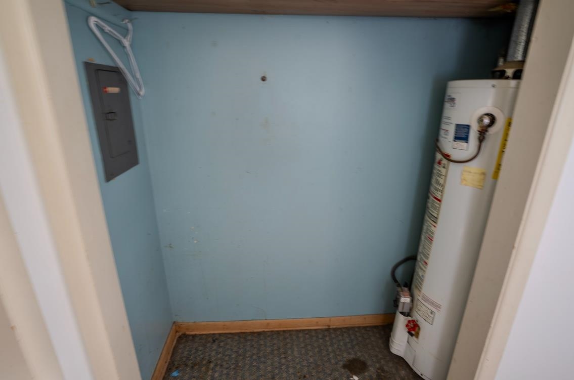 320 W College Ave Property Photo 10