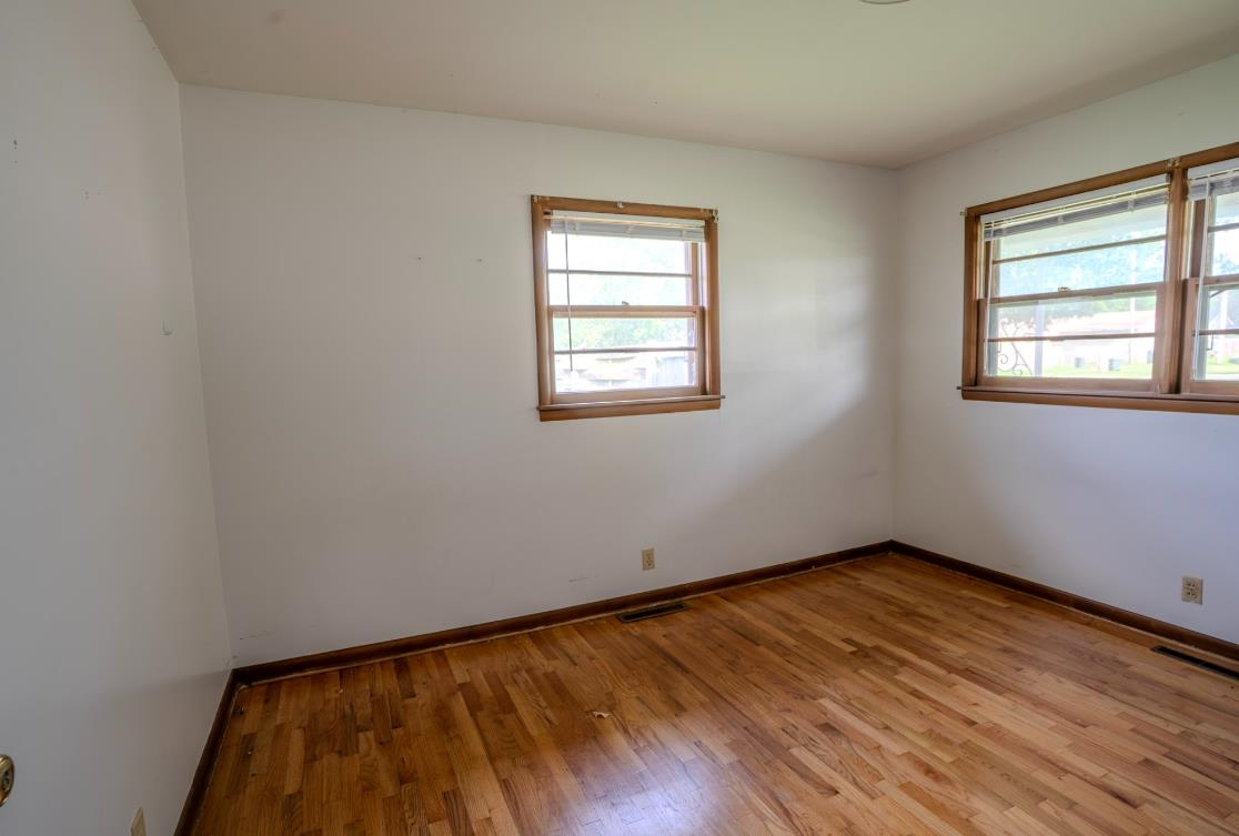 320 W College Ave Property Photo 15