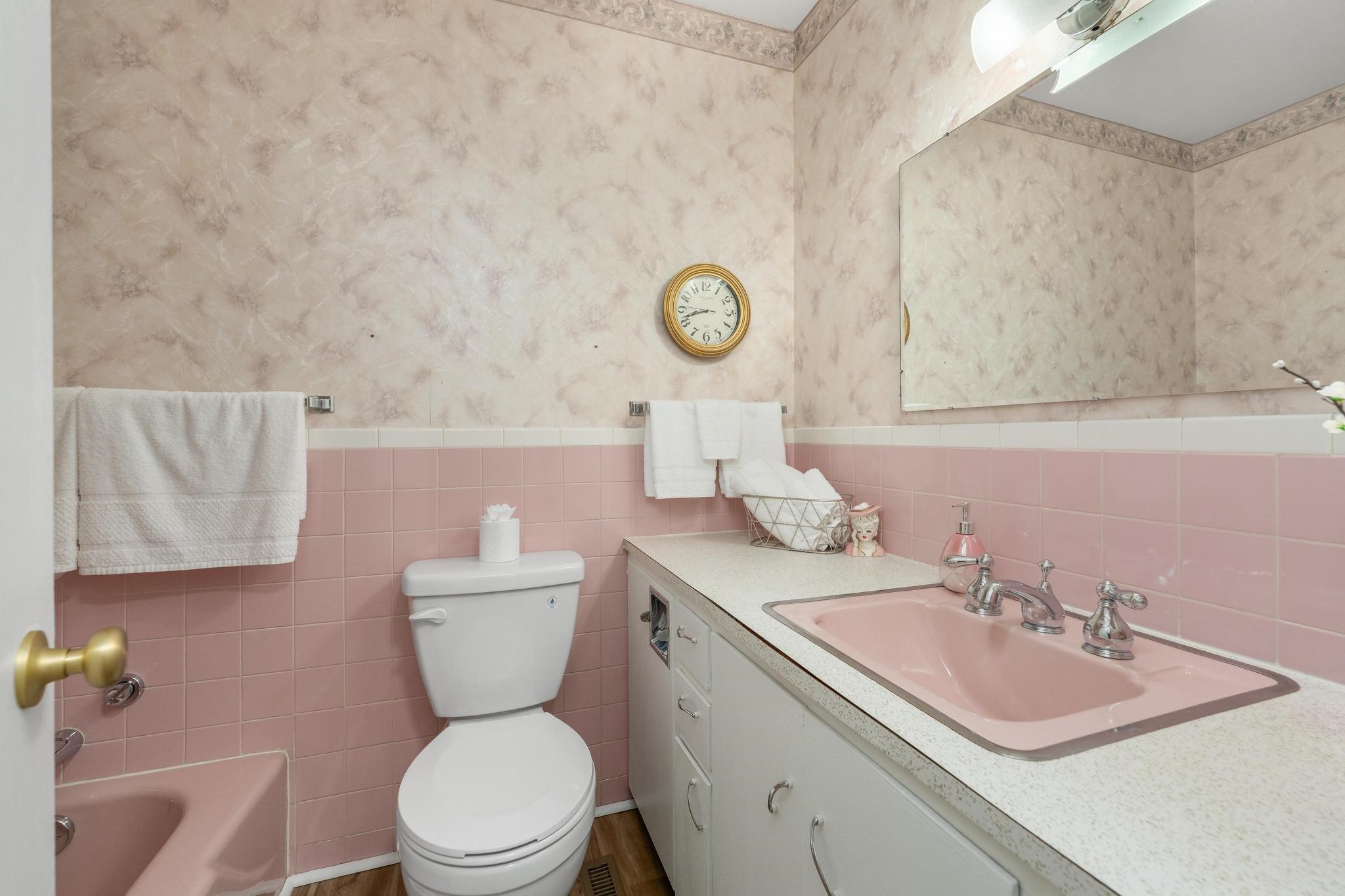 409 N Woodlawn St Property Photo 26