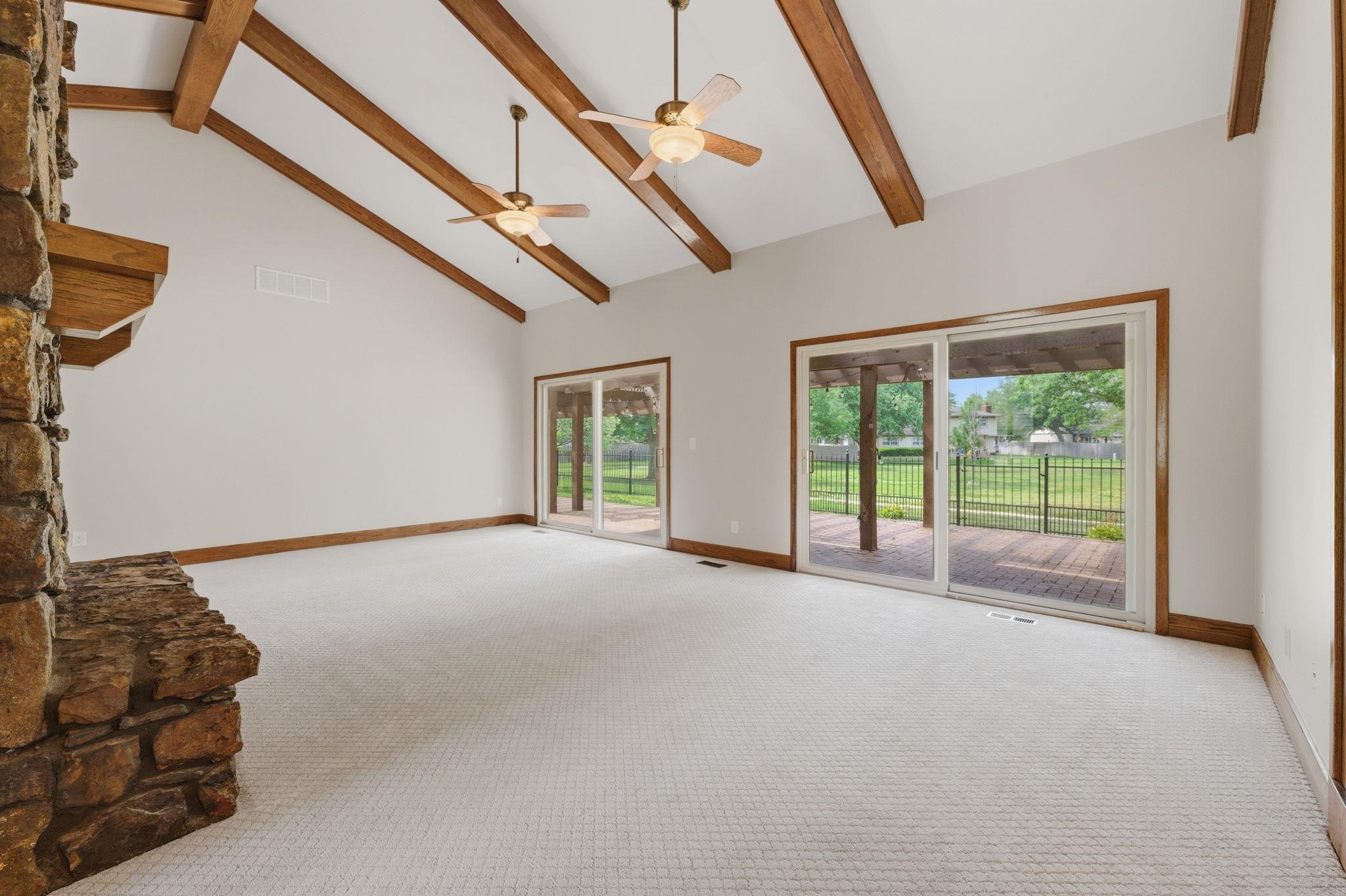 1506 N Caddy Property Photo 4
