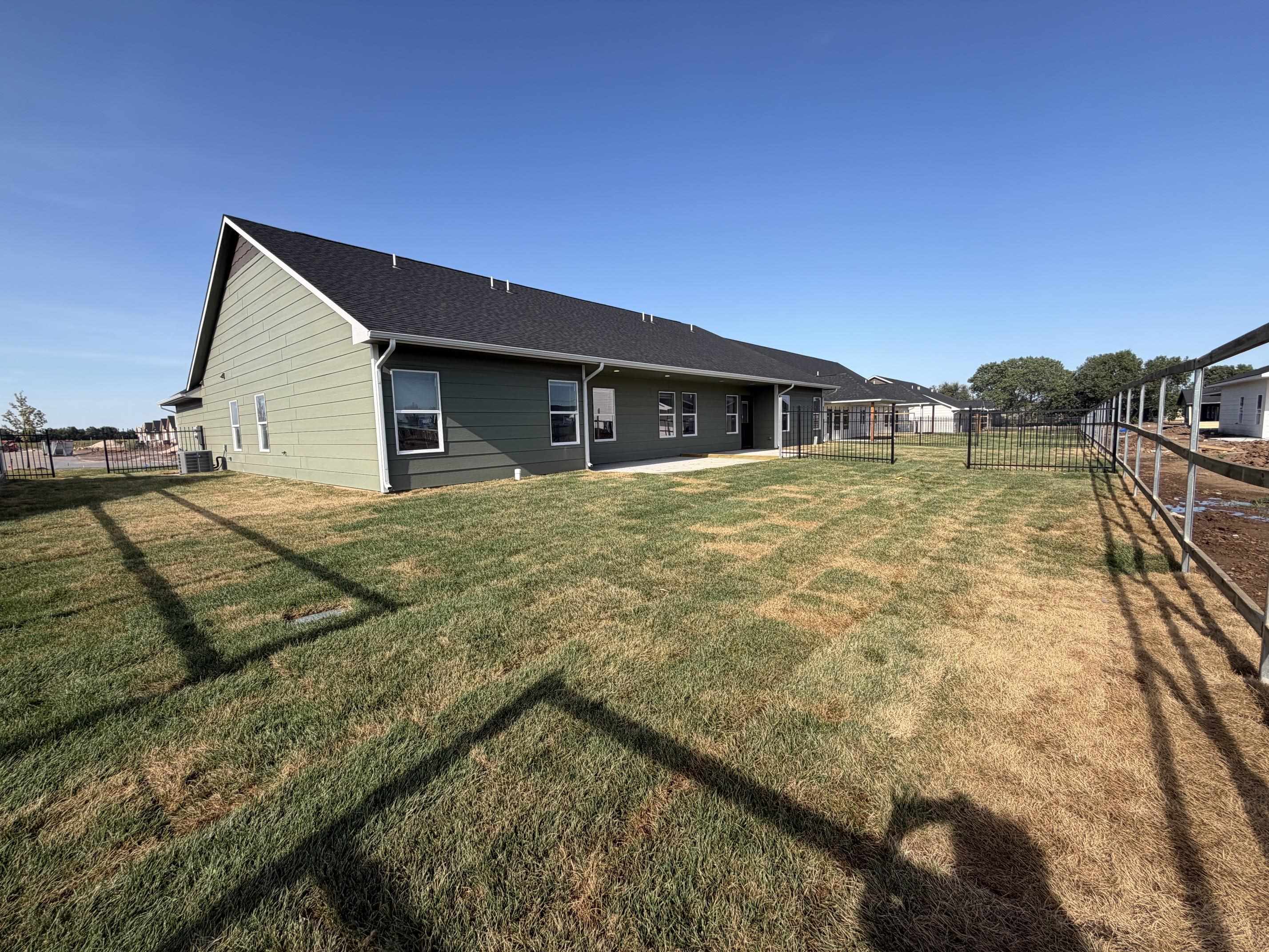 761 N Wheatland St Property Photo 3